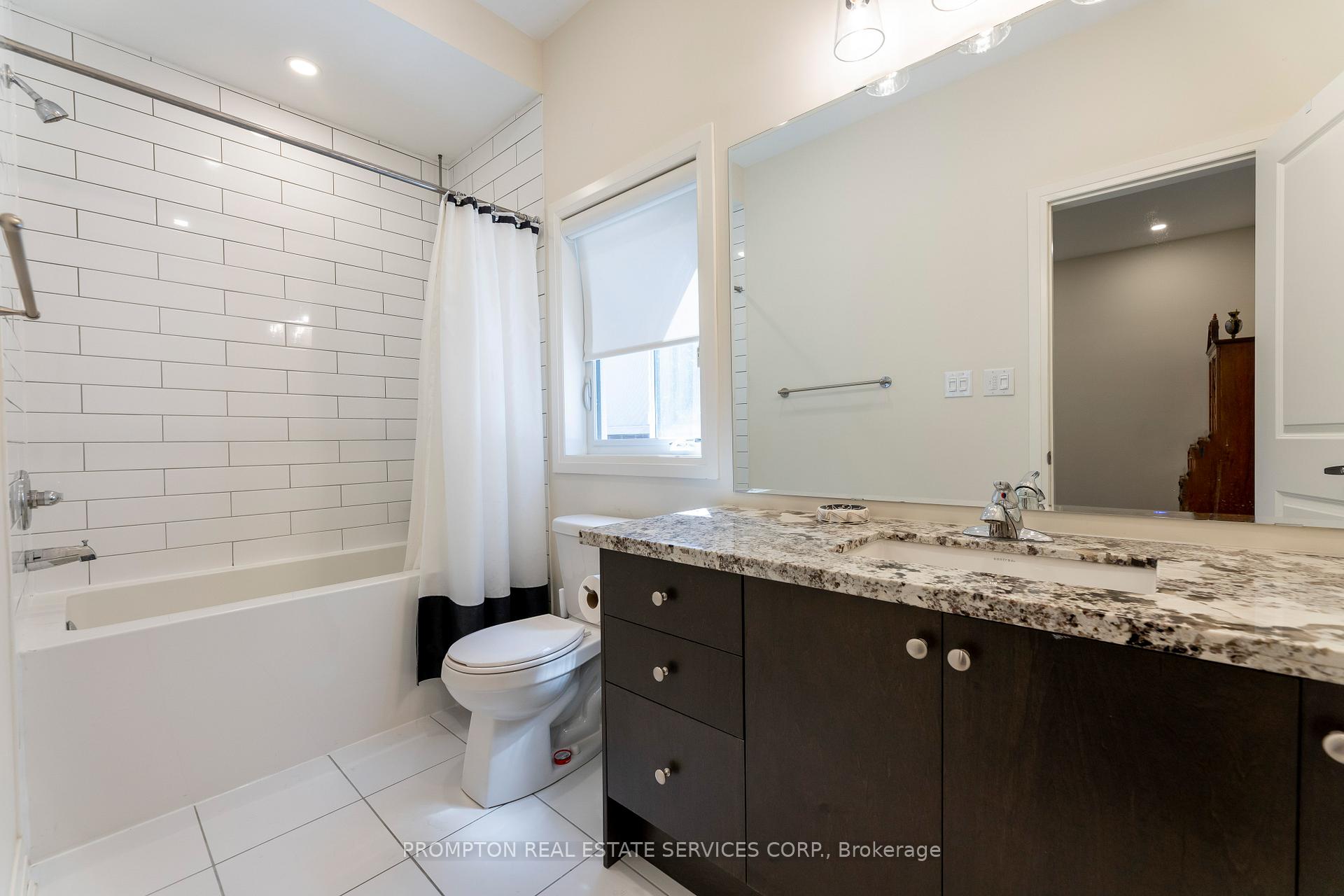 Photo 22 of 126 Arianna Crescent, Vaughan, Patterson — HOMEH