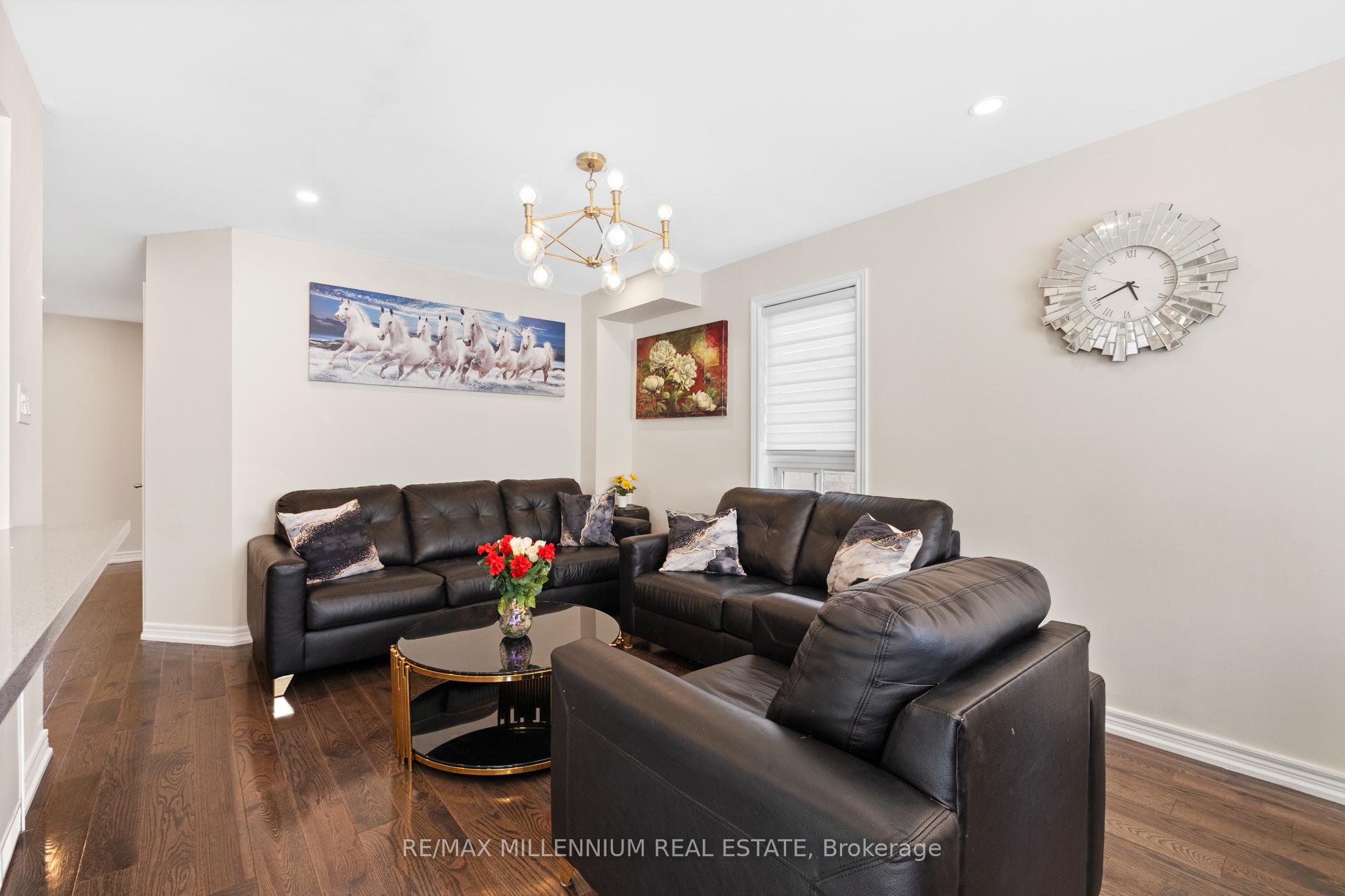 Photo 13 of 19 Earl Grey Crescent, Brampton, Fletcher's Meadow — HOMEH