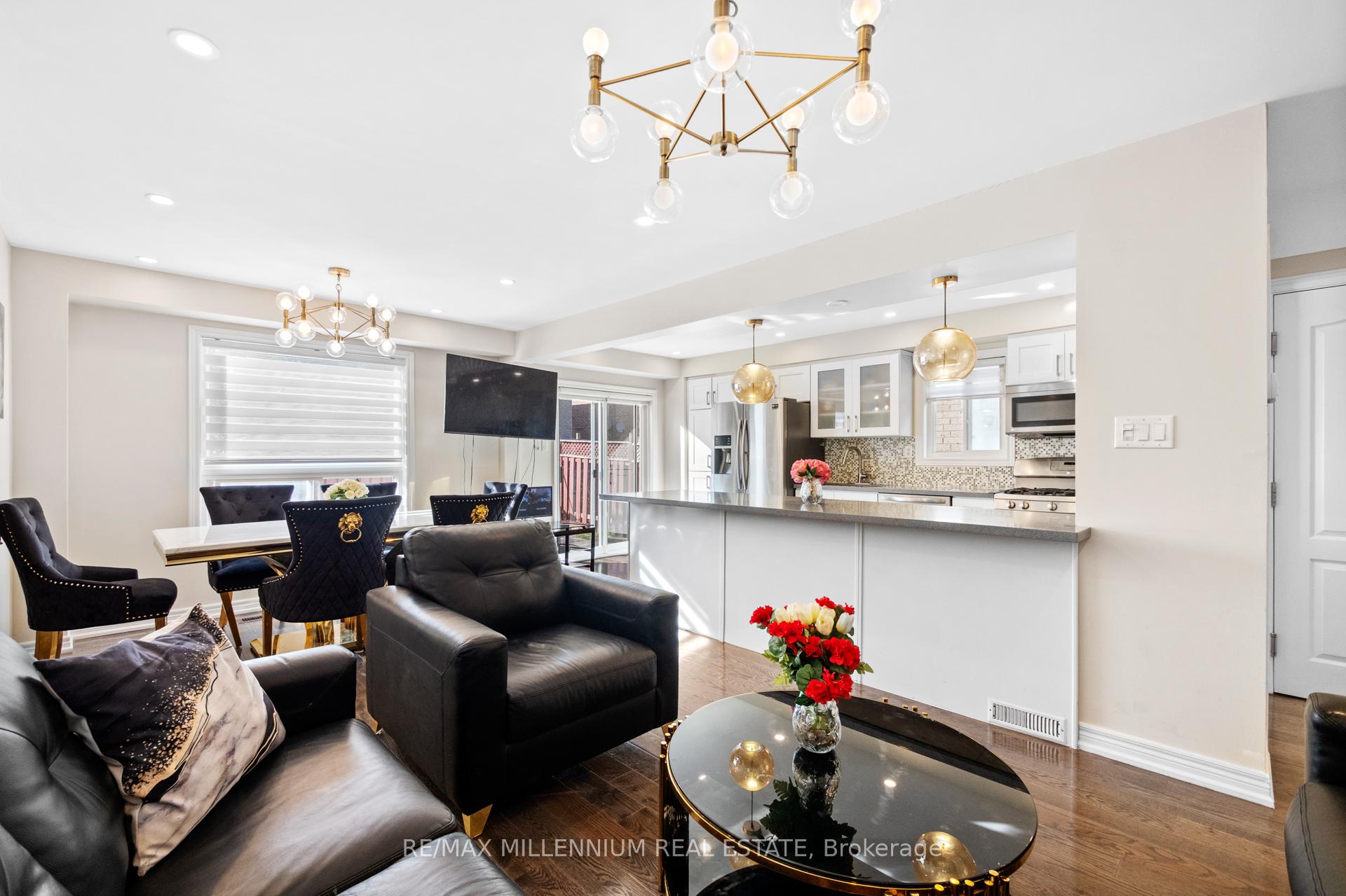 Photo 15 of 19 Earl Grey Crescent, Brampton, Fletcher's Meadow — HOMEH