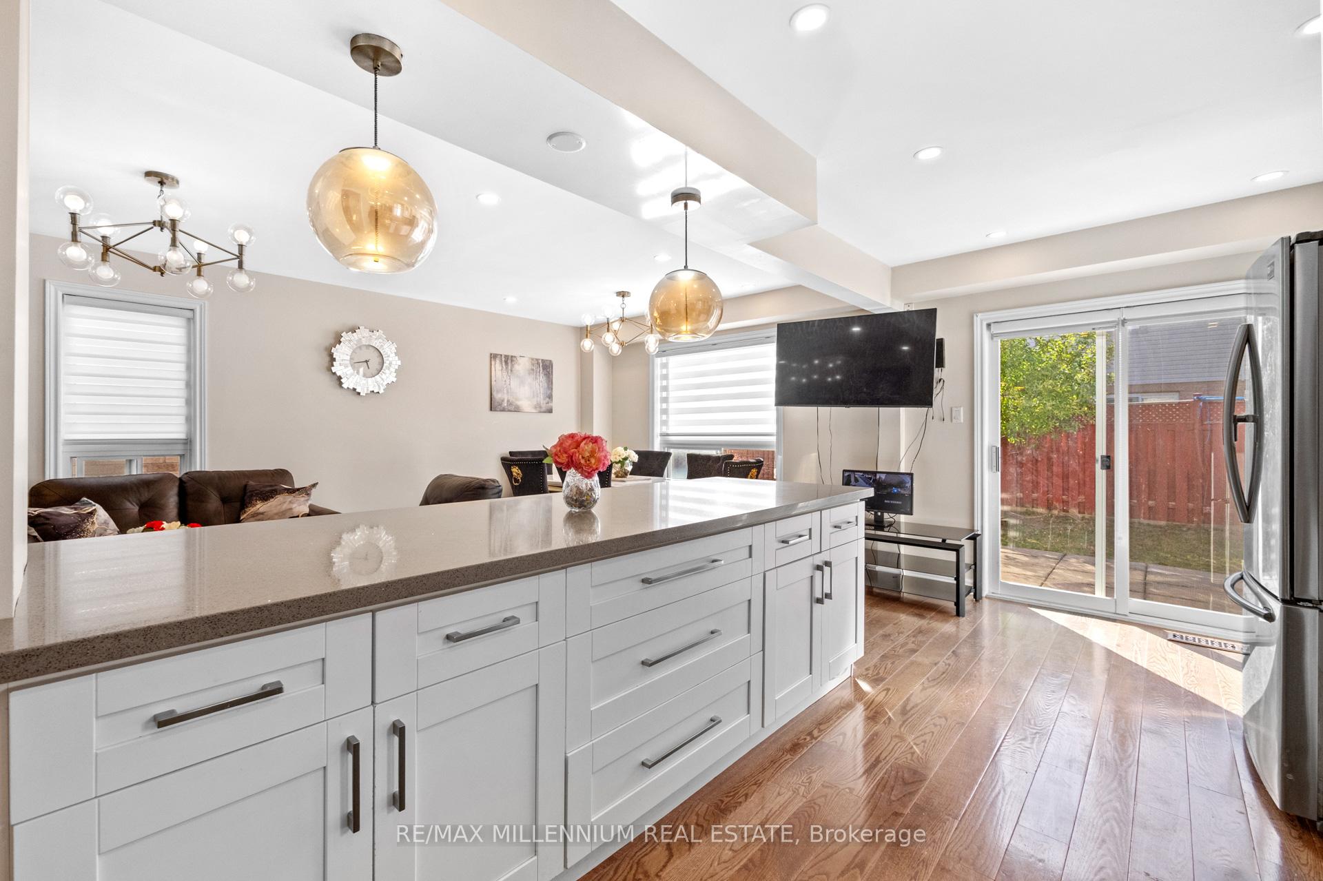 Photo 23 of 19 Earl Grey Crescent, Brampton, Fletcher's Meadow — HOMEH