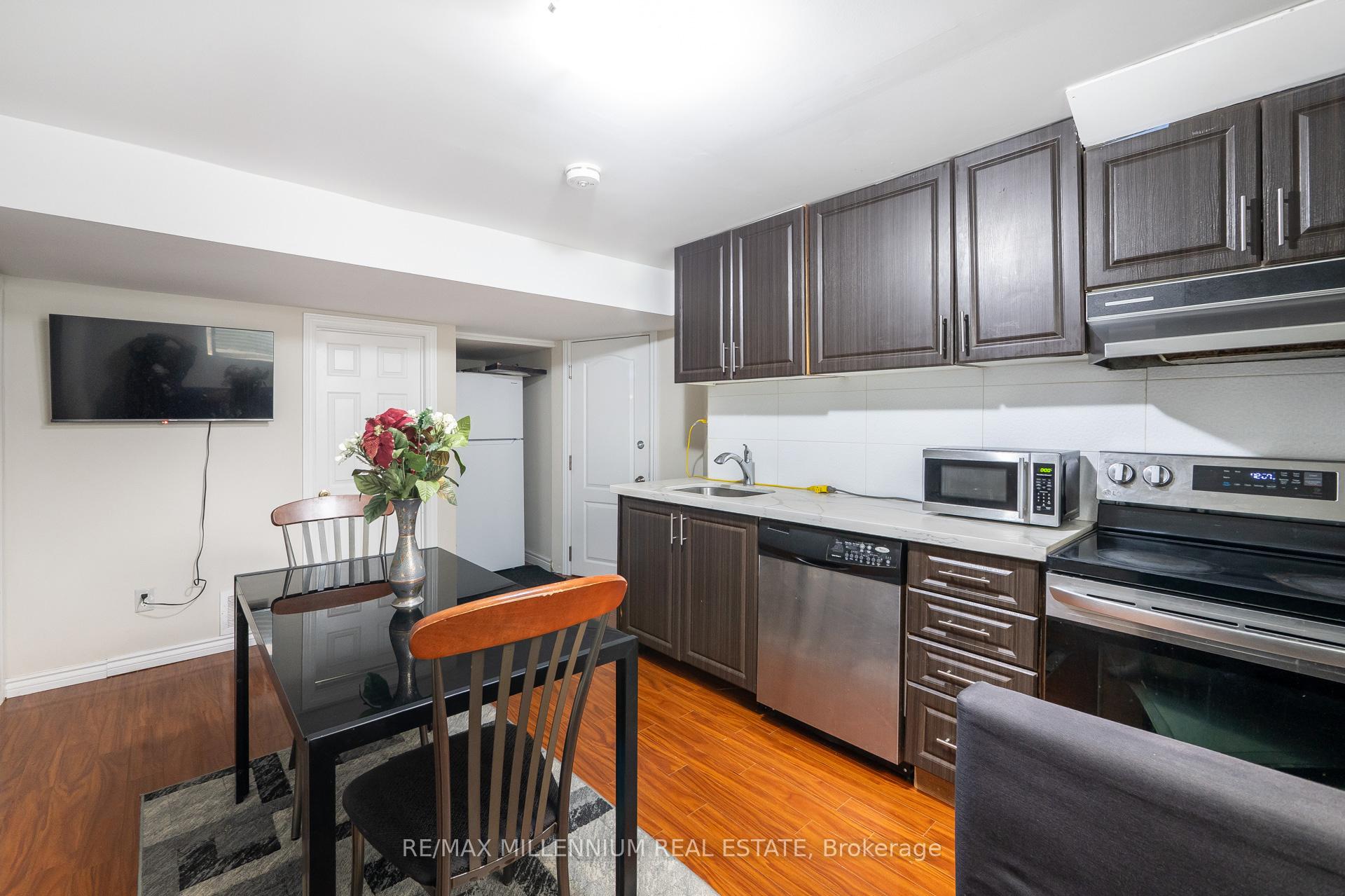 Photo 39 of 19 Earl Grey Crescent, Brampton, Fletcher's Meadow — HOMEH
