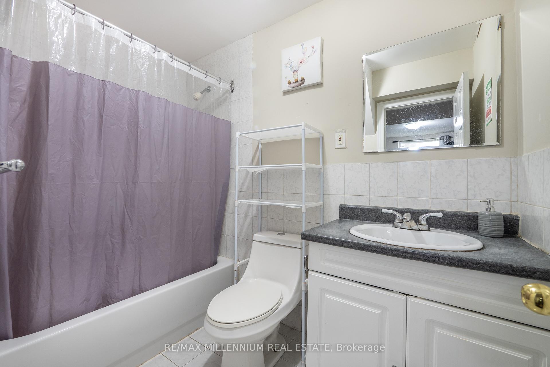 Photo 40 of 19 Earl Grey Crescent, Brampton, Fletcher's Meadow — HOMEH