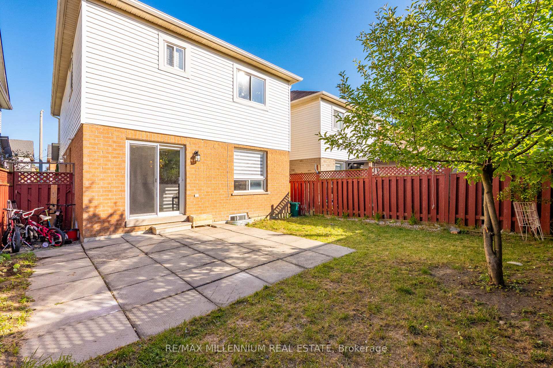 Photo 43 of 19 Earl Grey Crescent, Brampton, Fletcher's Meadow — HOMEH