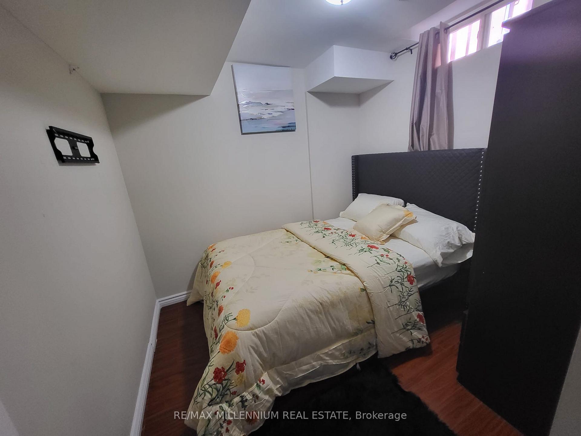 Photo 47 of 19 Earl Grey Crescent, Brampton, Fletcher's Meadow — HOMEH