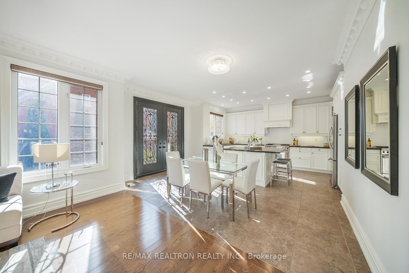 Photo 8 of 100 Glenheron Crescent, Vaughan, Patterson — HOMEH