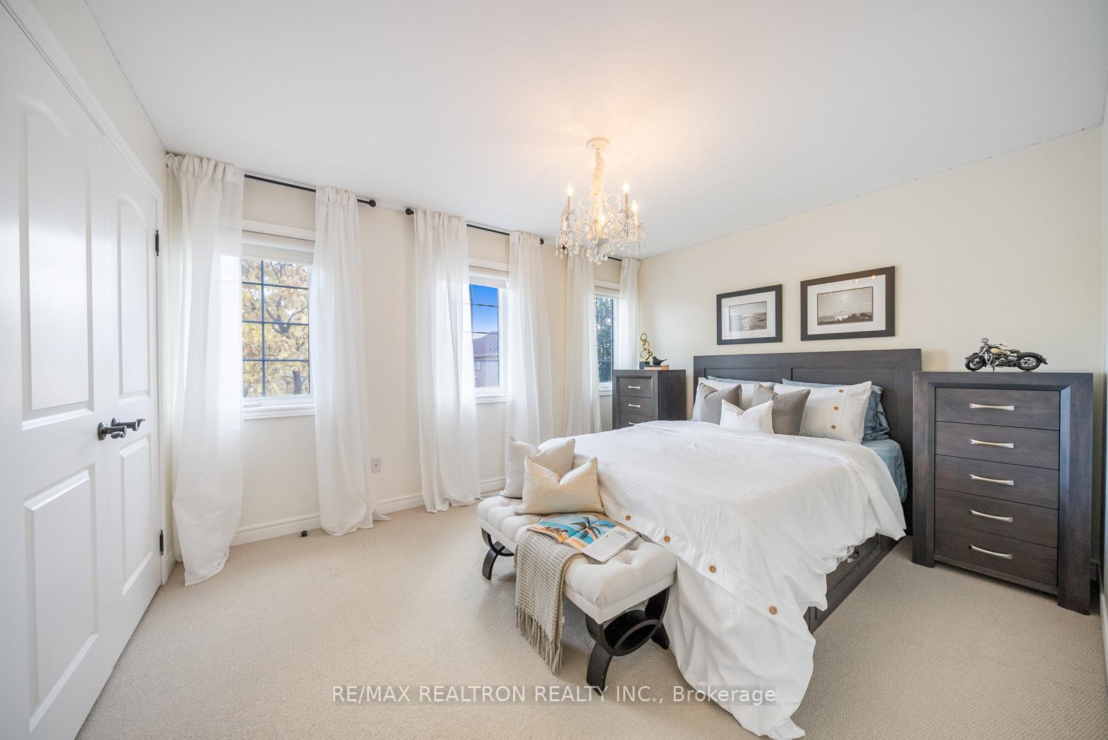 Photo 20 of 100 Glenheron Crescent, Vaughan, Patterson — HOMEH