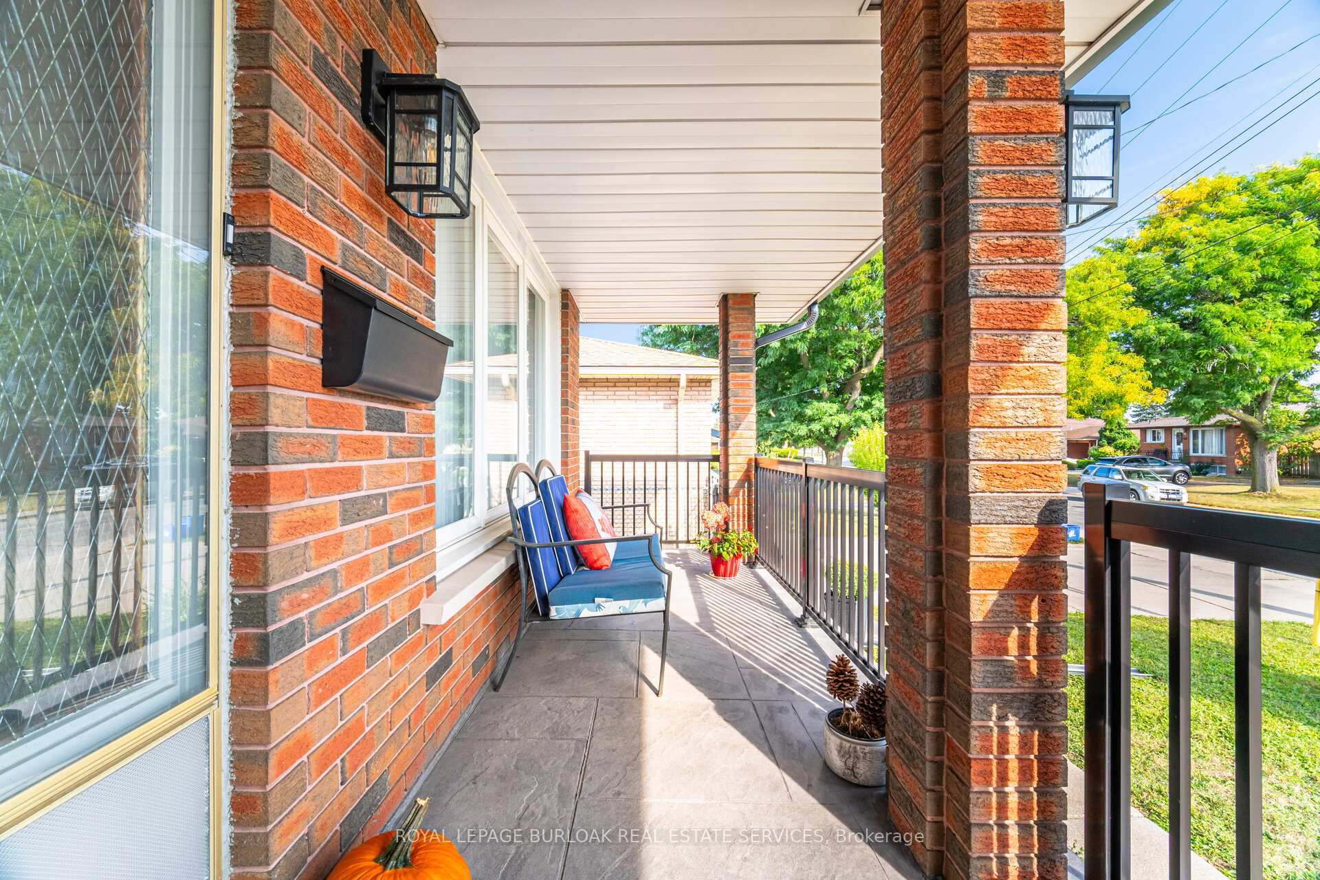 Photo 4 of 55 Honeywell Drive, Hamilton, Riverdale — HOMEH