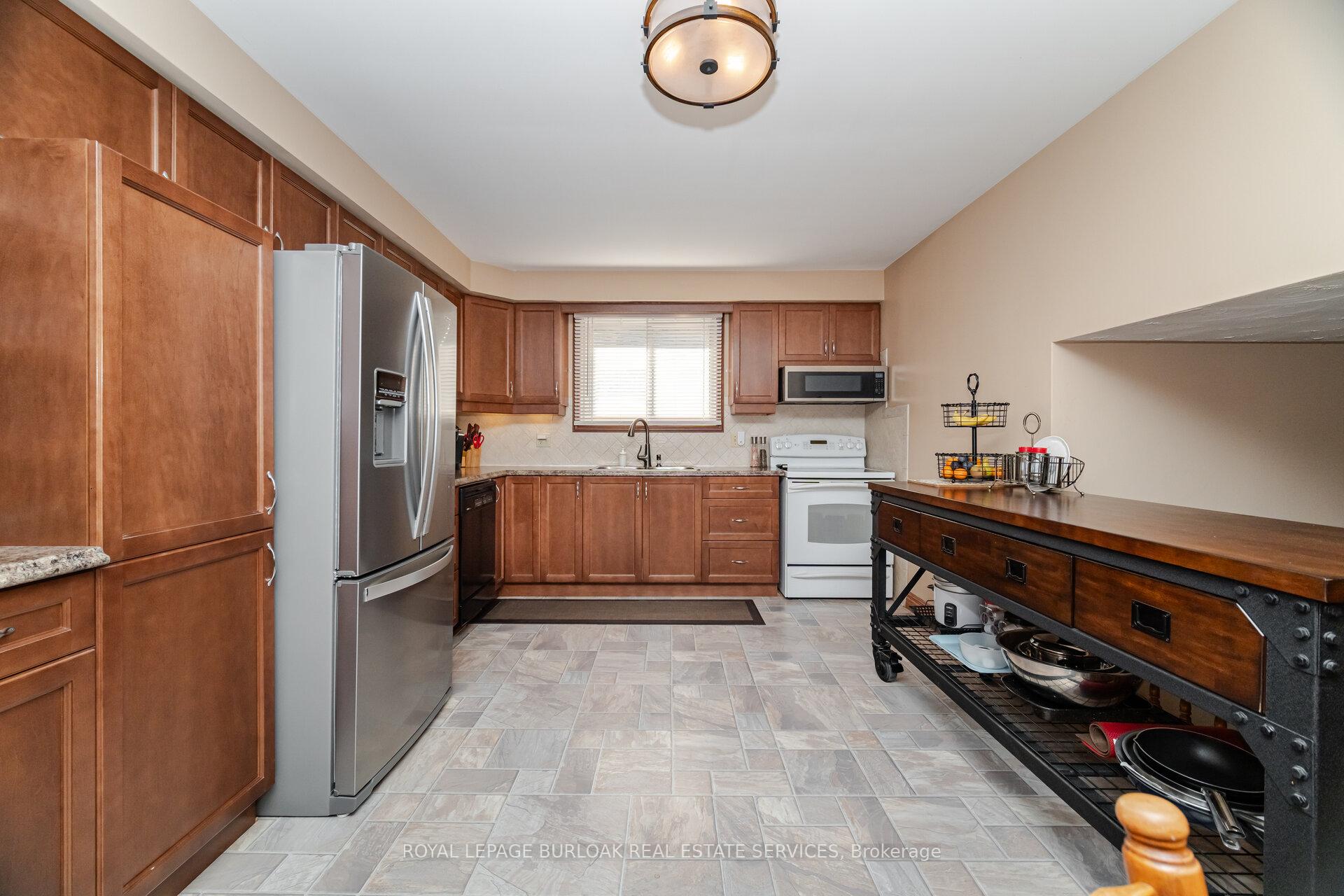 Photo 13 of 55 Honeywell Drive, Hamilton, Riverdale — HOMEH