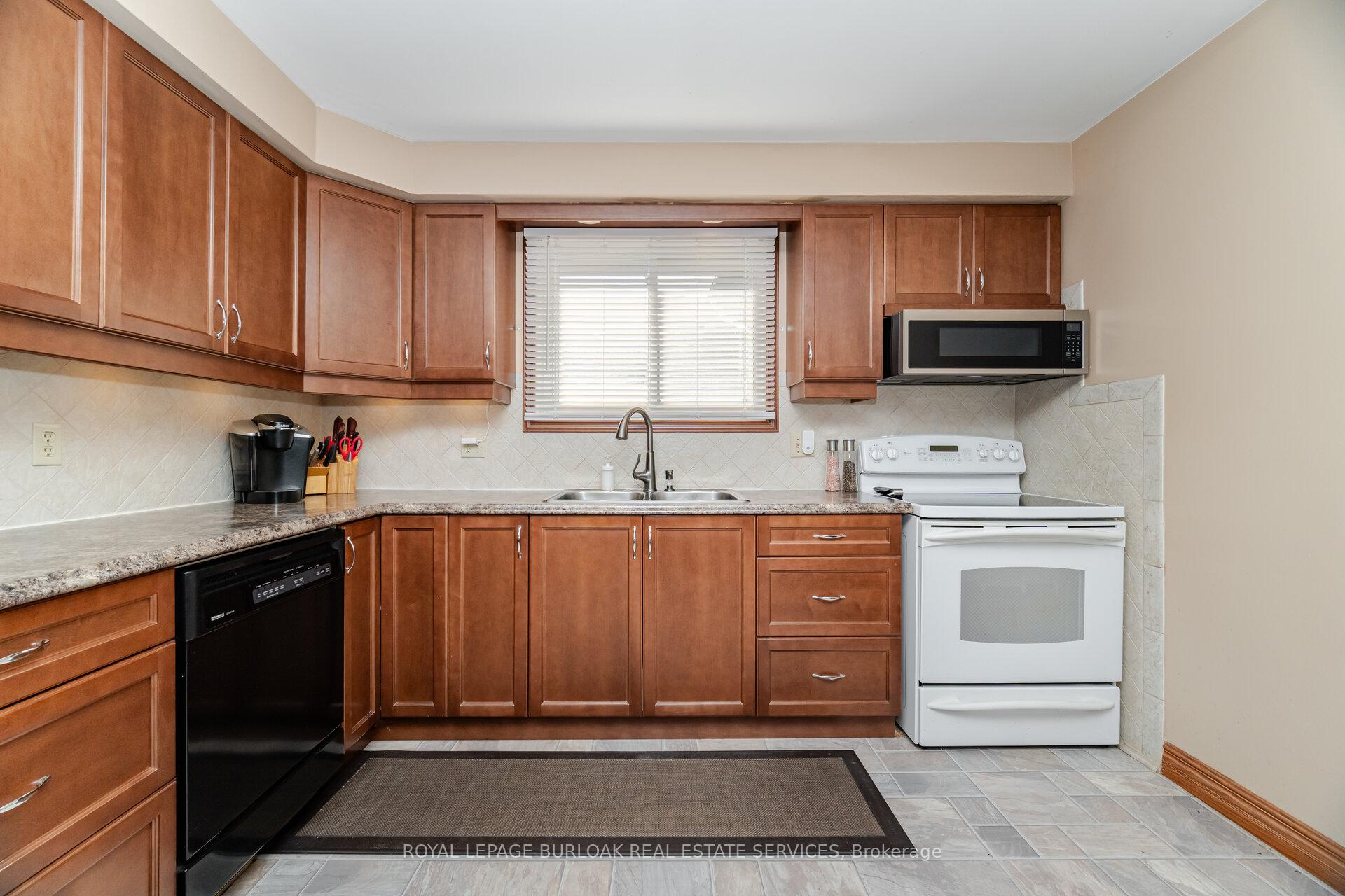 Photo 16 of 55 Honeywell Drive, Hamilton, Riverdale — HOMEH