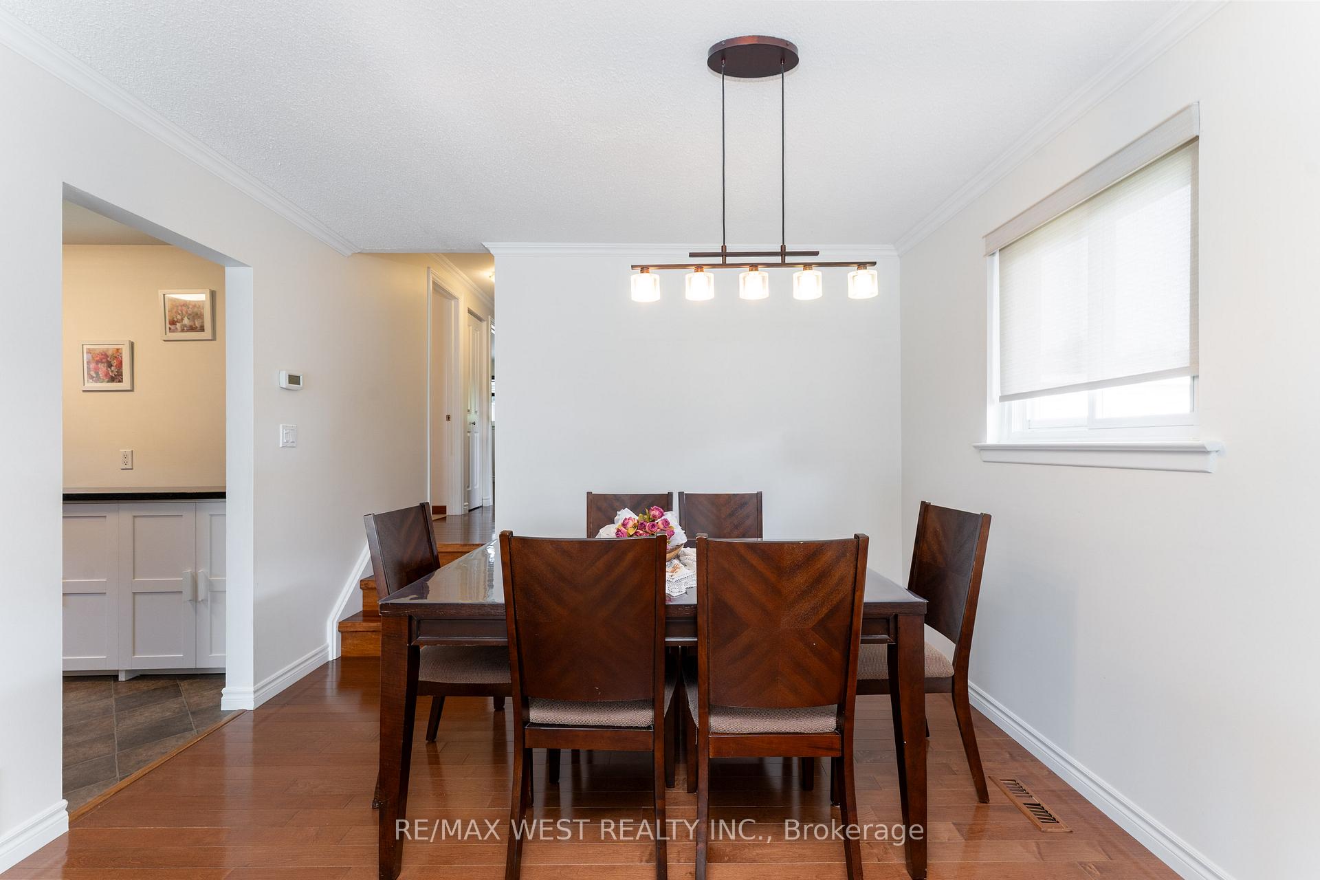 Photo 4 of 44 Fidelia Crescent, Brampton, Southgate — HOMEH