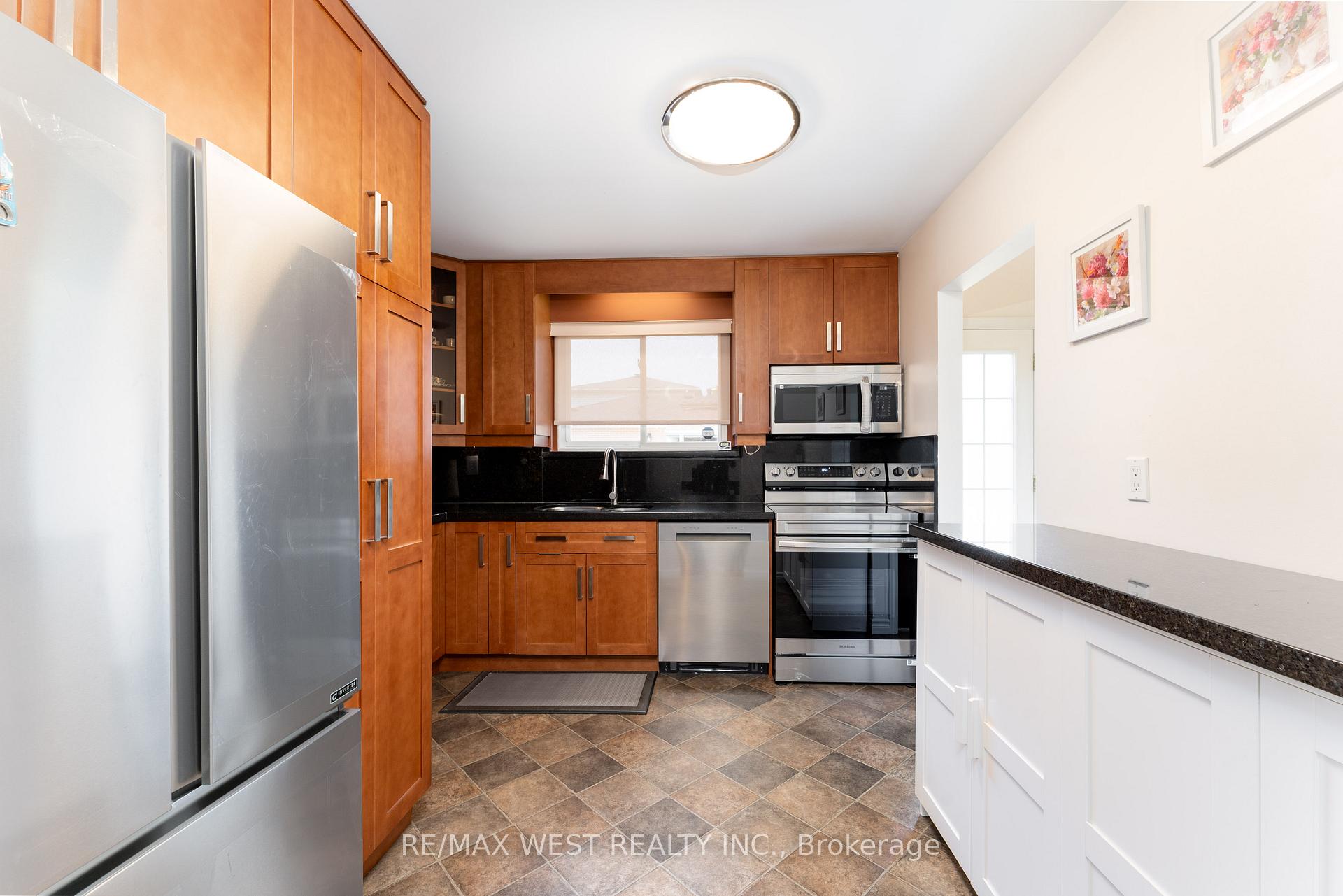 Photo 23 of 44 Fidelia Crescent, Brampton, Southgate — HOMEH