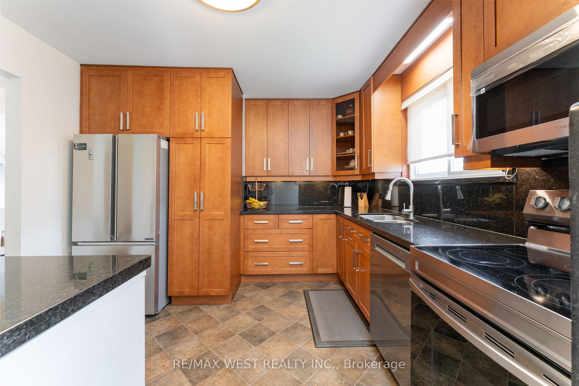 Photo 13 of 44 Fidelia Crescent, Brampton, Southgate — HOMEH