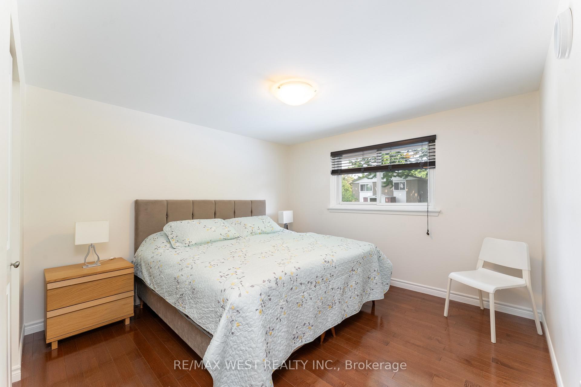 Photo 5 of 44 Fidelia Crescent, Brampton, Southgate — HOMEH