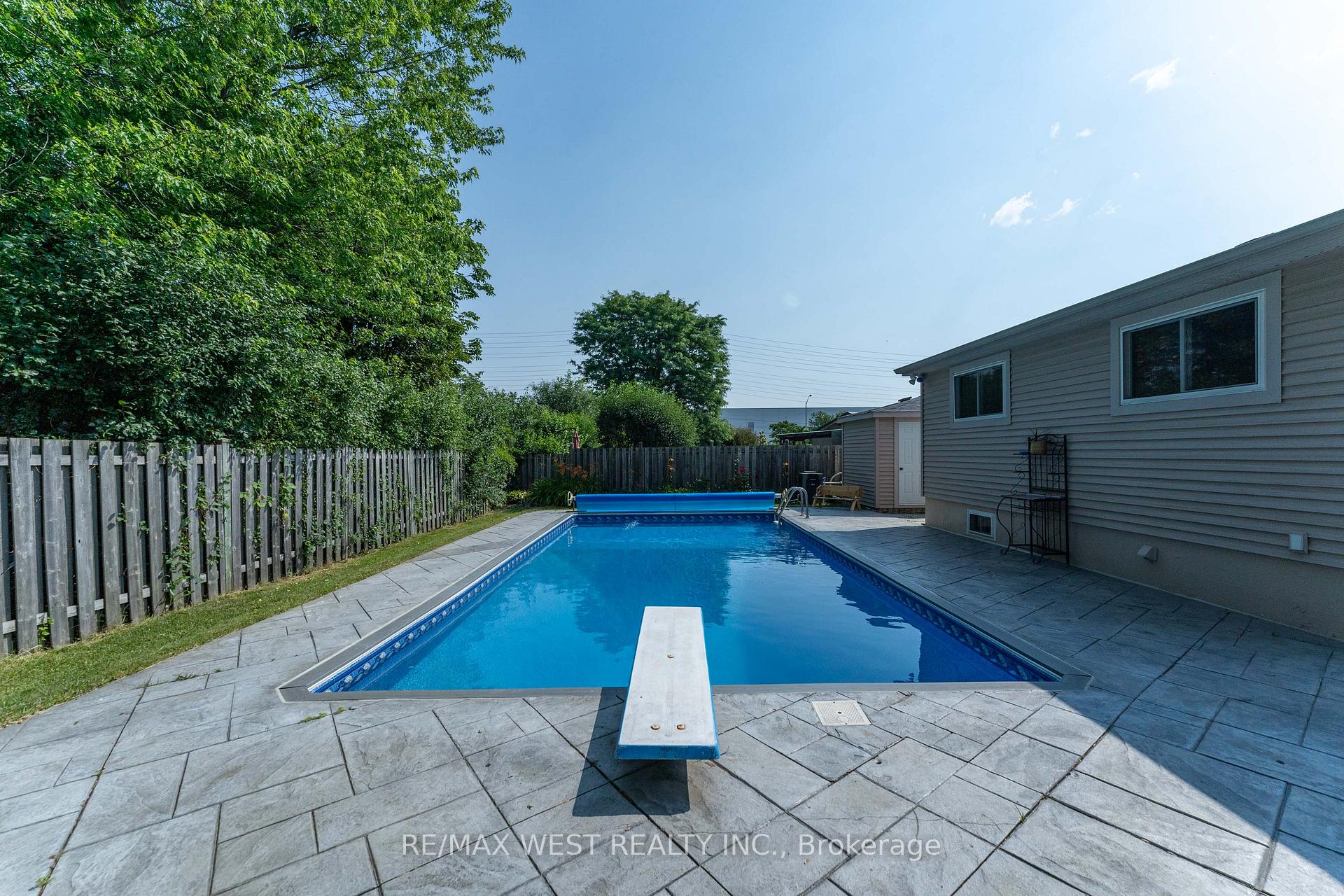 Photo 32 of 44 Fidelia Crescent, Brampton, Southgate — HOMEH
