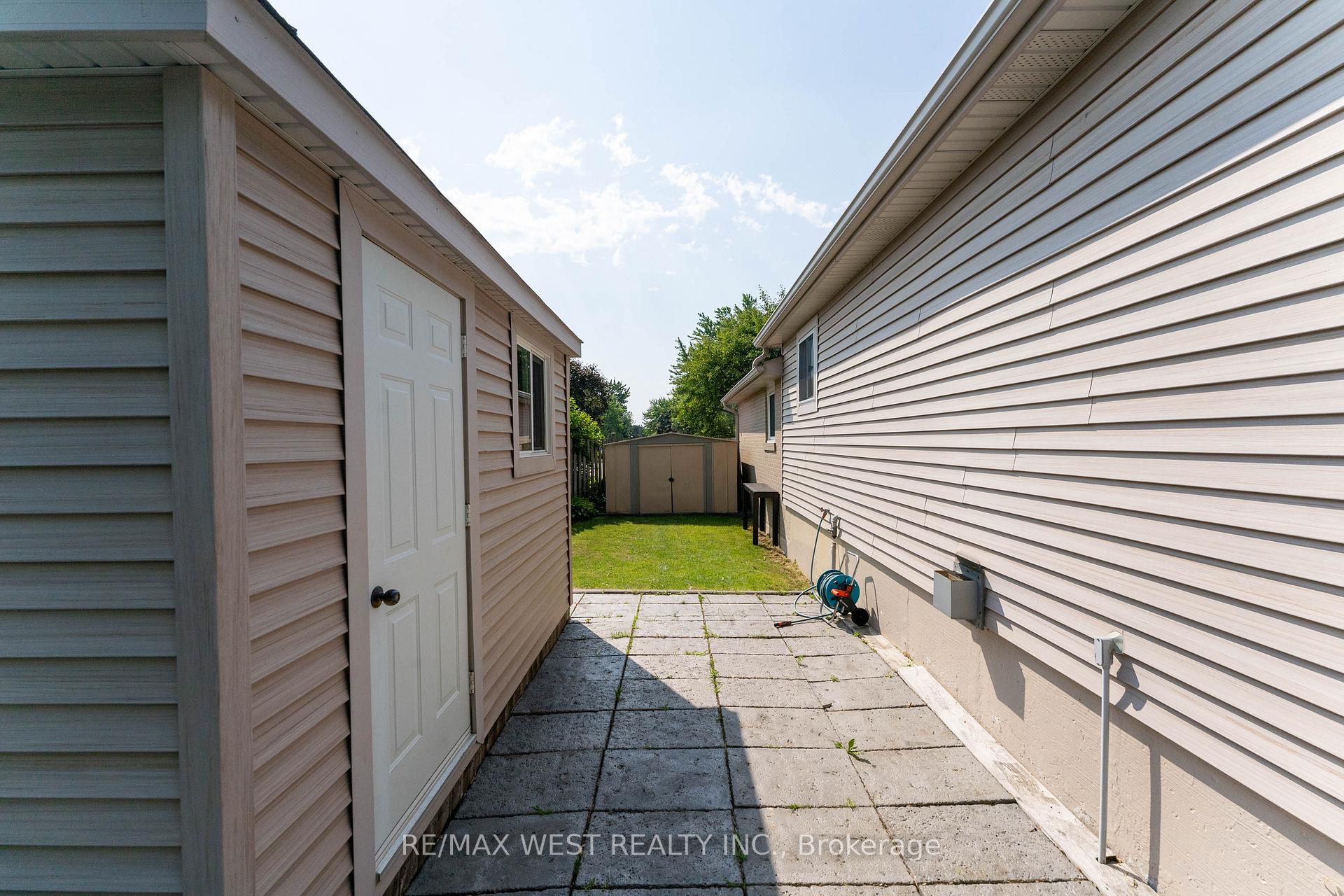 Photo 41 of 44 Fidelia Crescent, Brampton, Southgate — HOMEH
