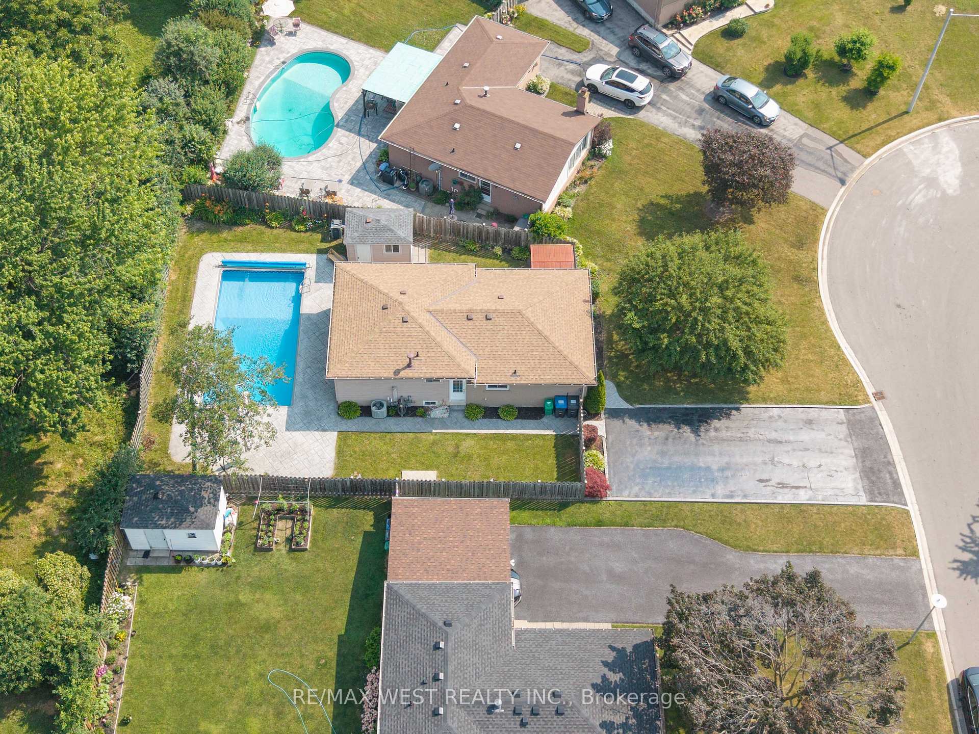 Photo 28 of 44 Fidelia Crescent, Brampton, Southgate — HOMEH