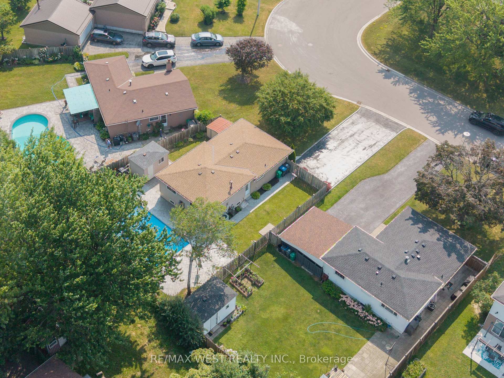 Photo 31 of 44 Fidelia Crescent, Brampton, Southgate — HOMEH