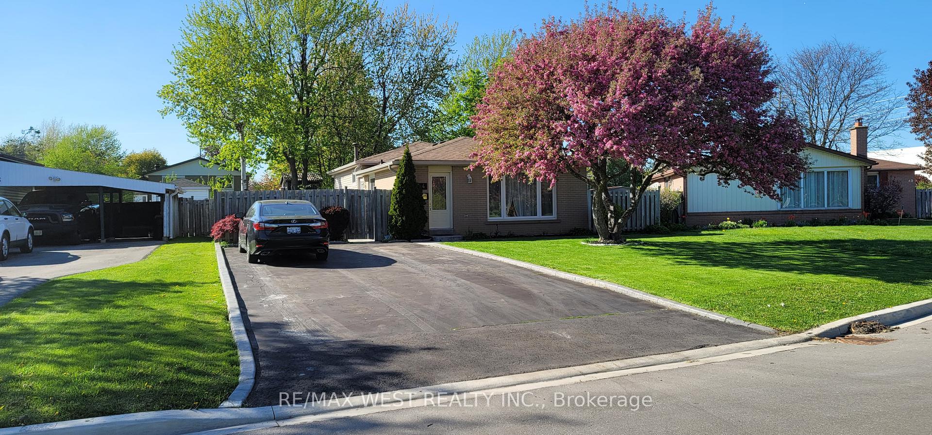 Photo 43 of 44 Fidelia Crescent, Brampton, Southgate — HOMEH