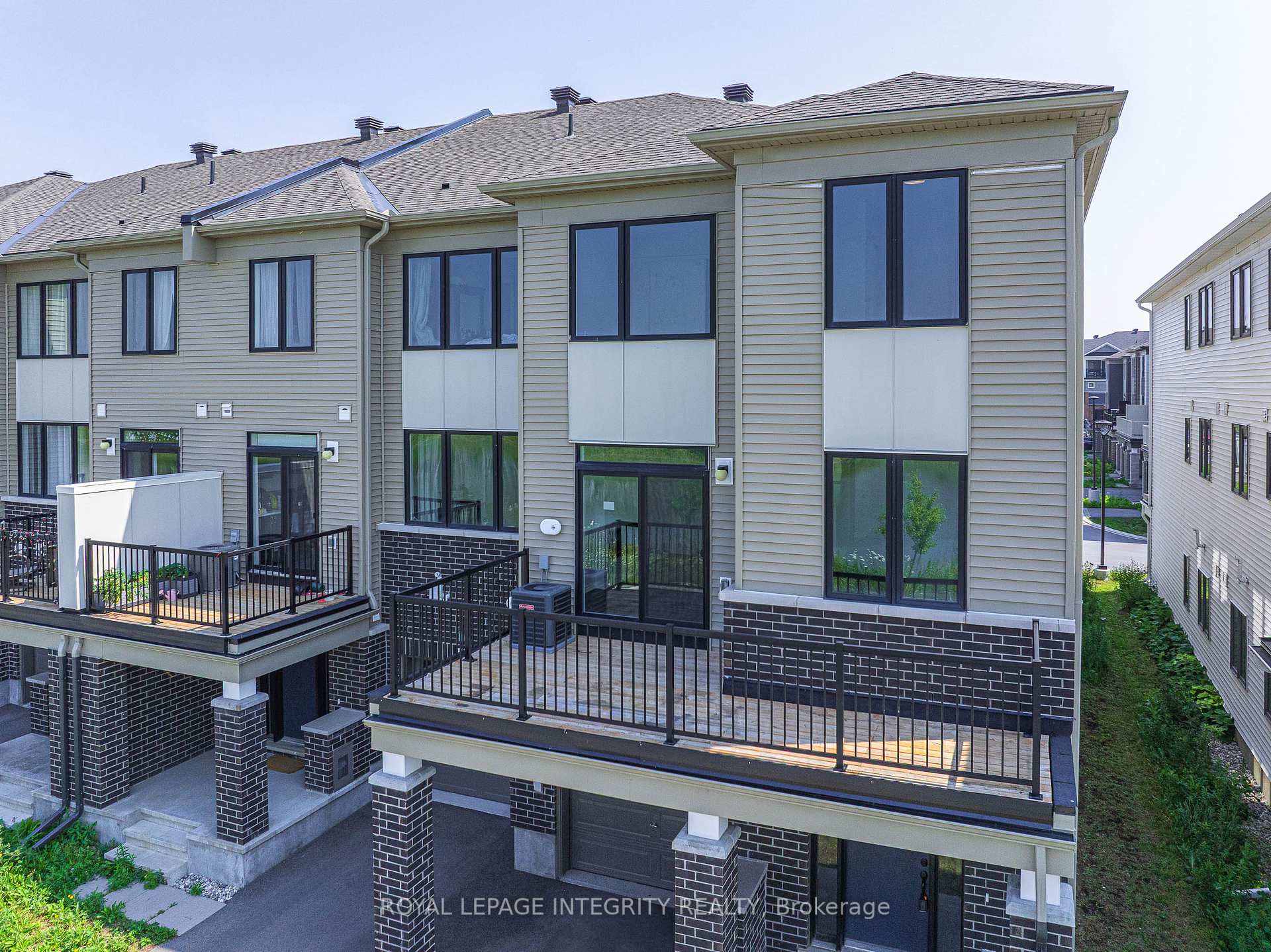 Photo 10 of 610 Damson Gardens Grove, Ottawa, Barrhaven - Heritage Park — HOMEH
