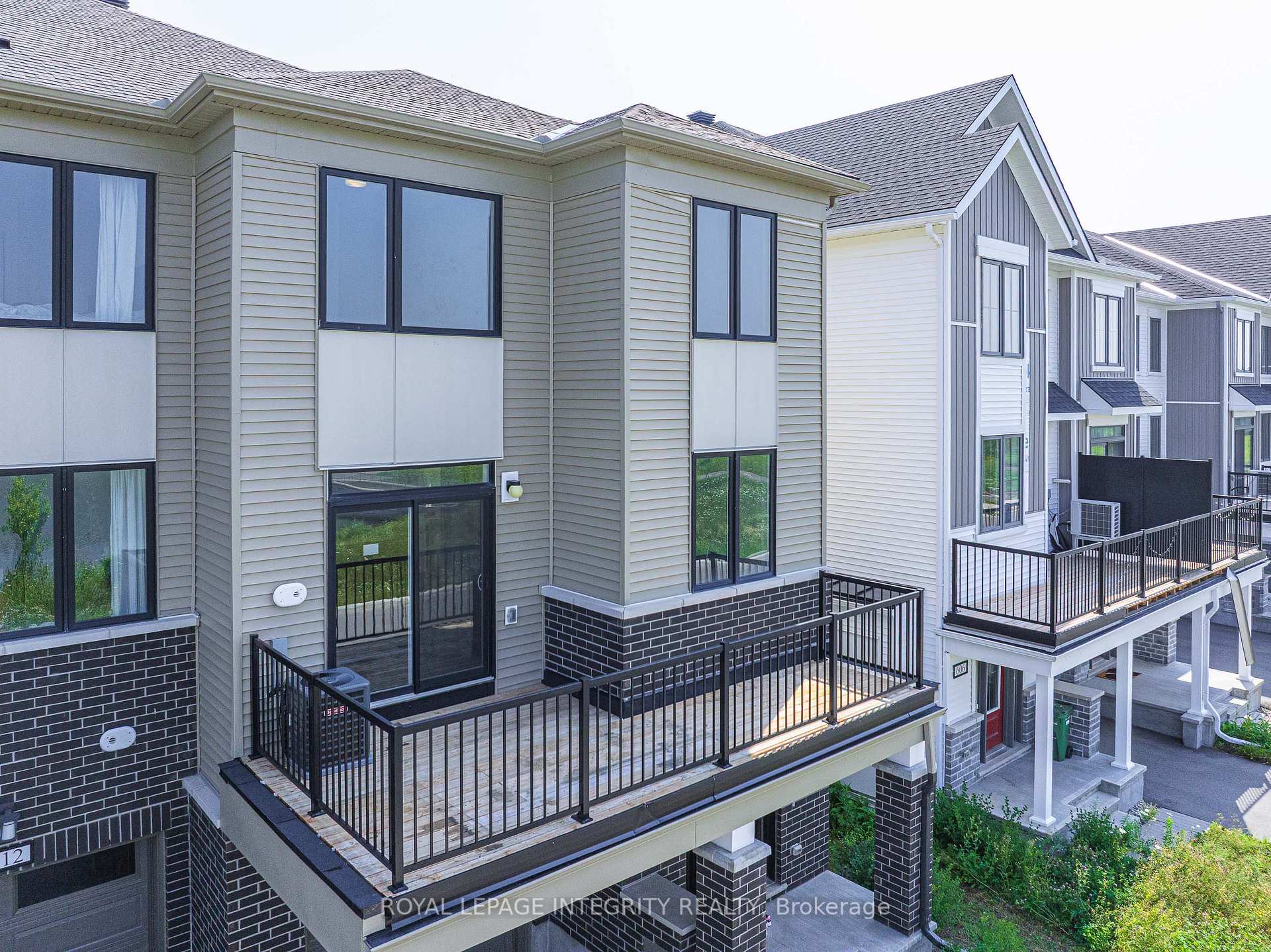 Photo 5 of 610 Damson Gardens Grove, Ottawa, Barrhaven - Heritage Park — HOMEH