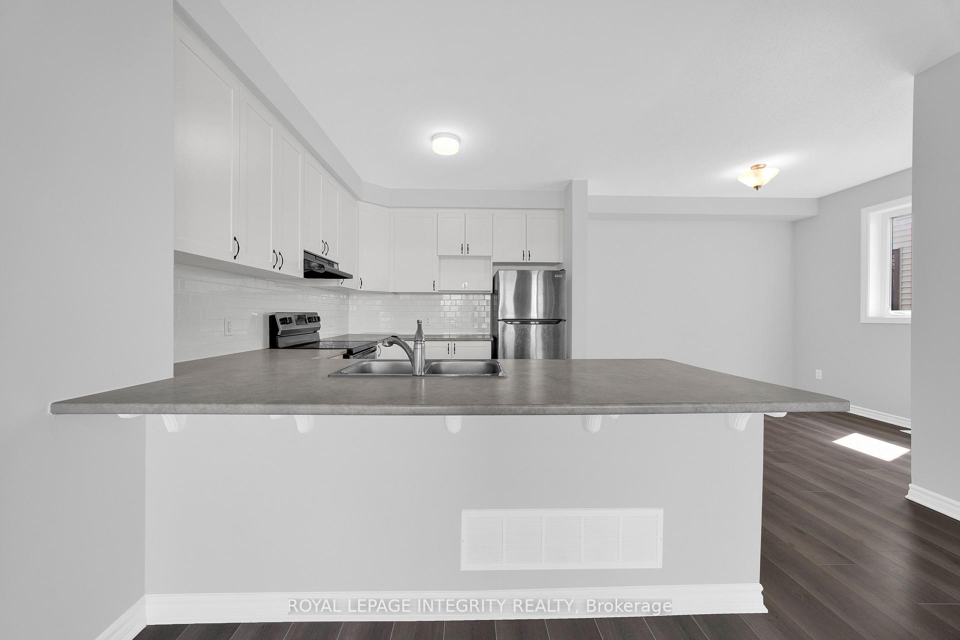 Photo 18 of 610 Damson Gardens Grove, Ottawa, Barrhaven - Heritage Park — HOMEH
