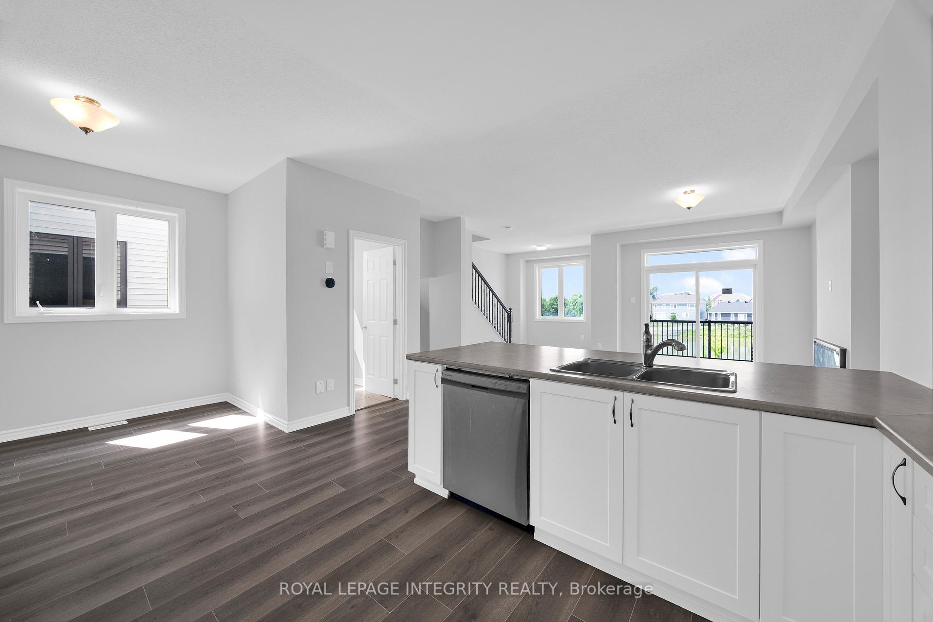 Photo 16 of 610 Damson Gardens Grove, Ottawa, Barrhaven - Heritage Park — HOMEH