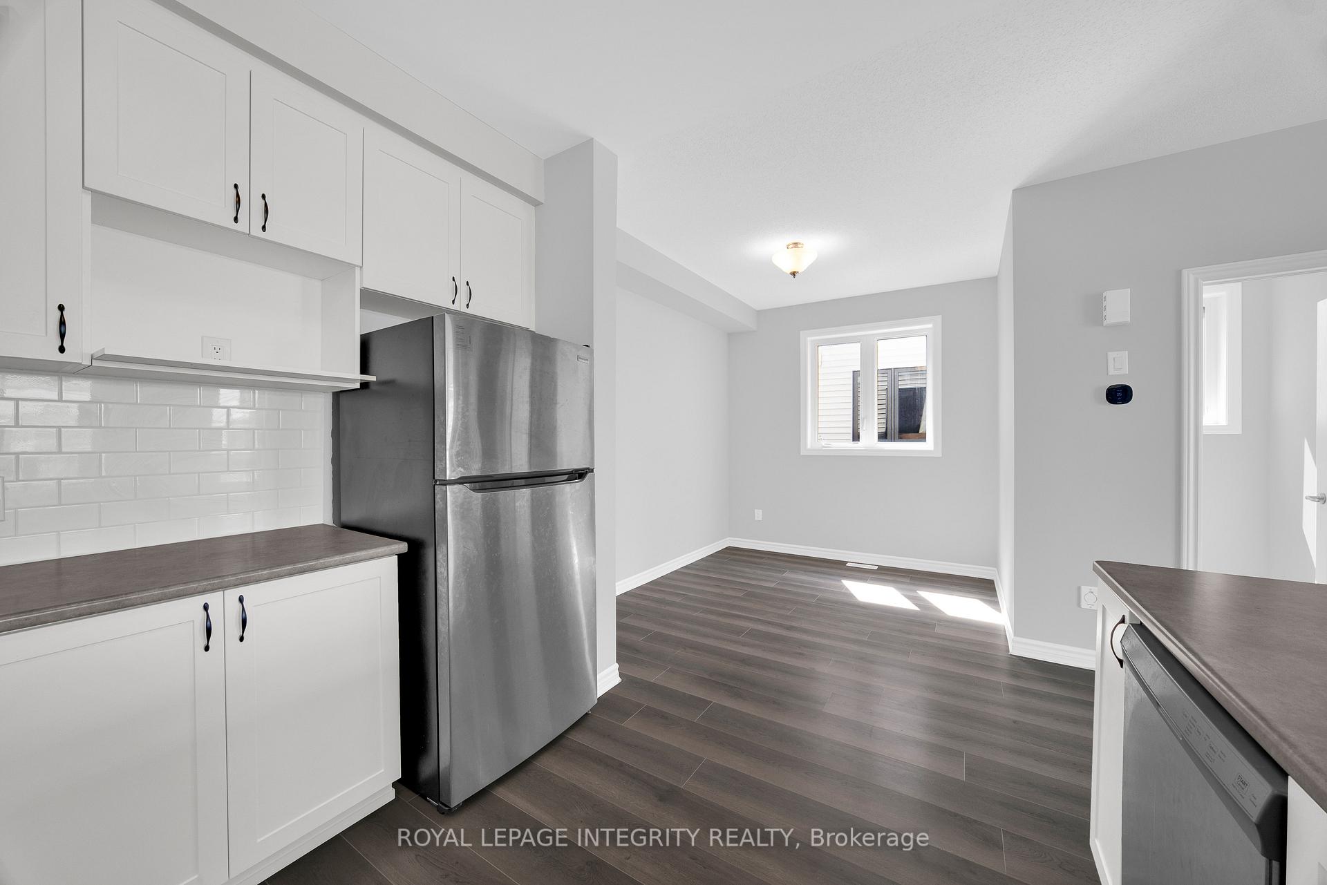 Photo 19 of 610 Damson Gardens Grove, Ottawa, Barrhaven - Heritage Park — HOMEH