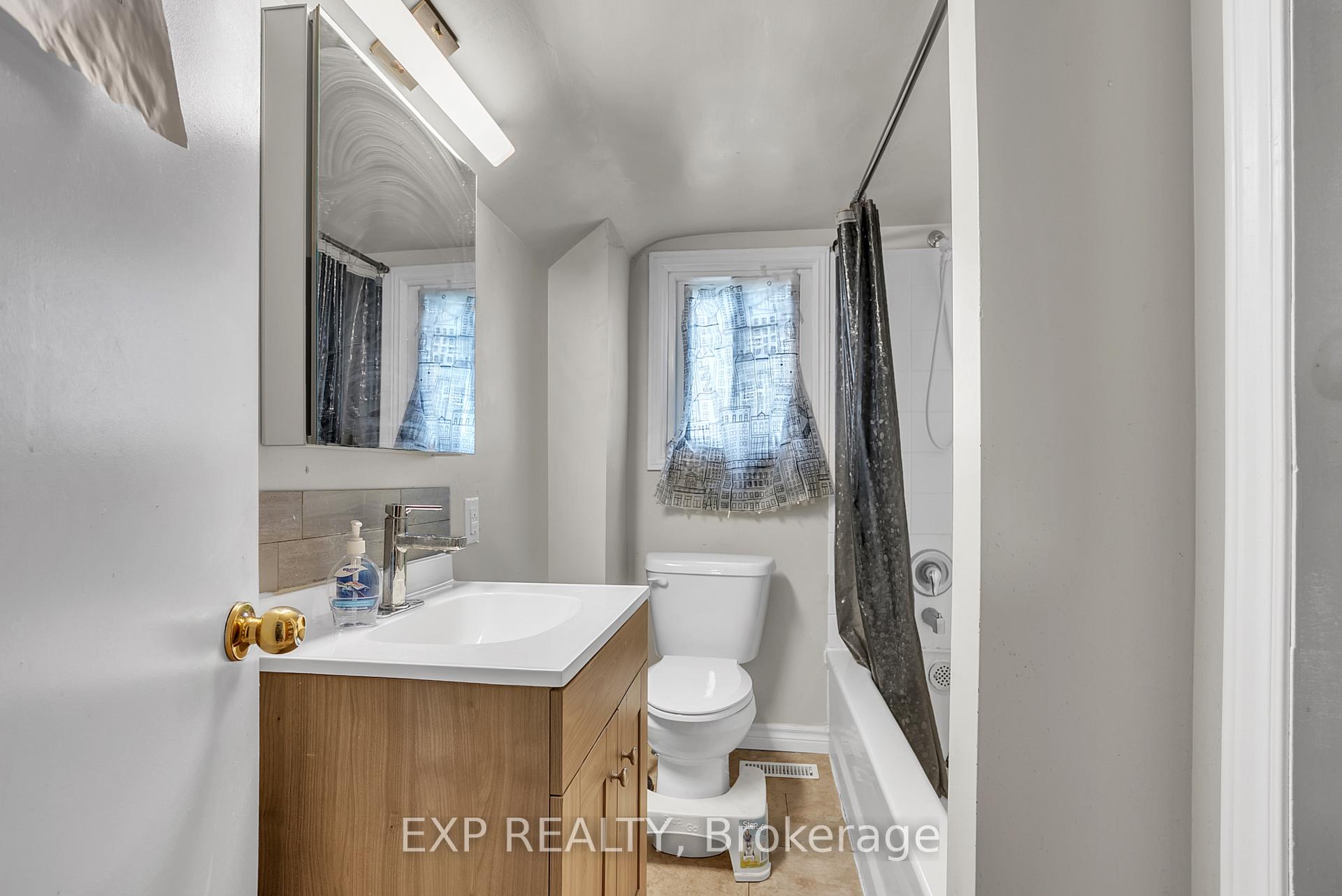 Photo 10 of 45 Purdy Street, Belleville, Belleville Ward — HOMEH