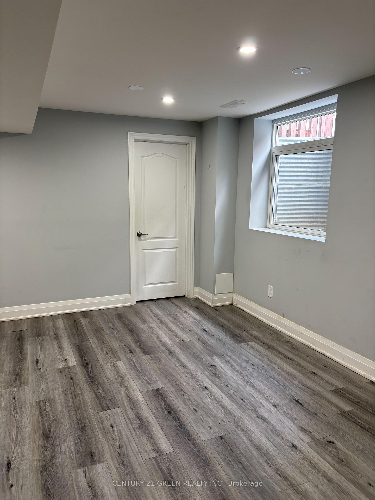 Front of Unit BASEMENT, 52 Moffatt Avenue