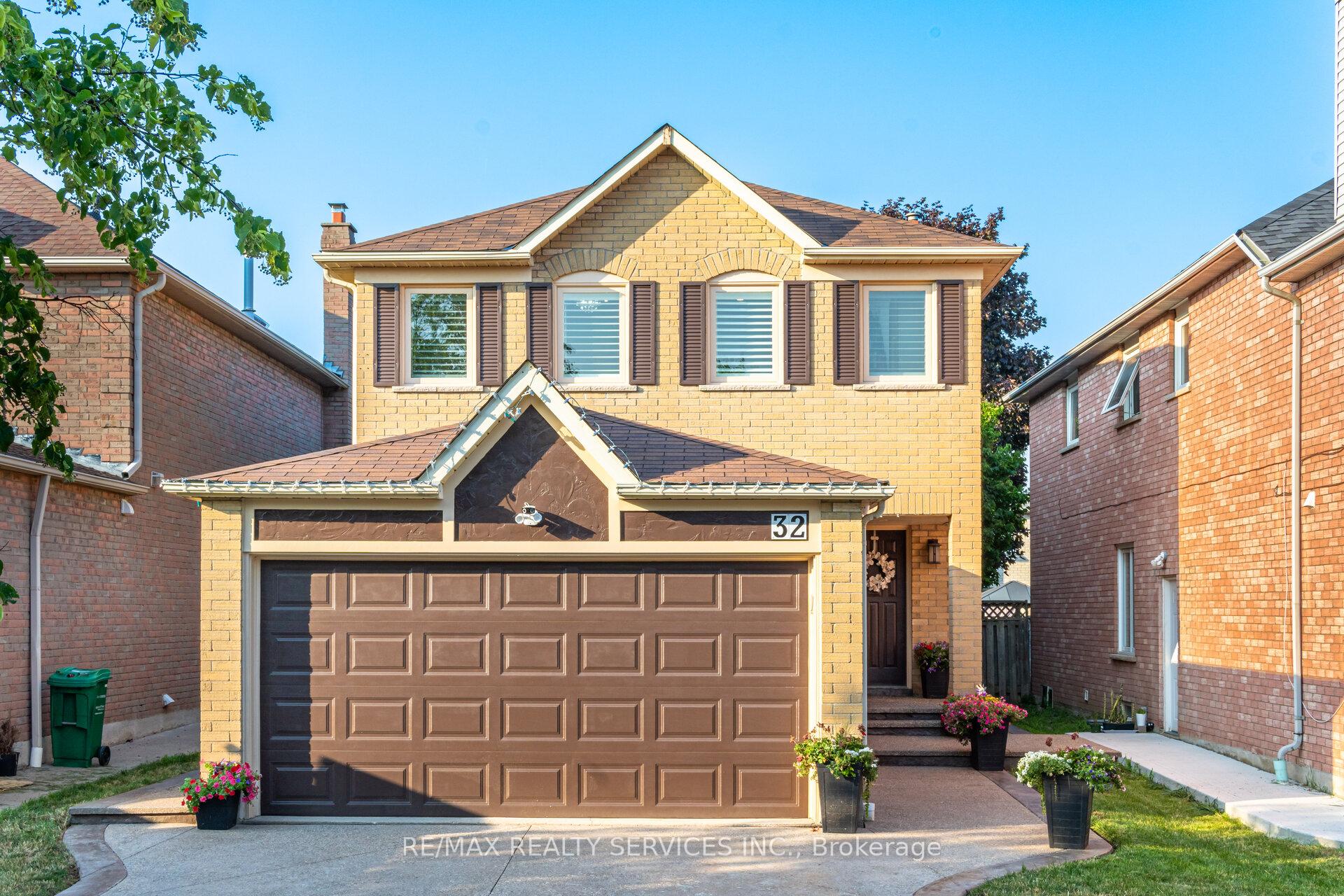 Front of 32 Niles Court