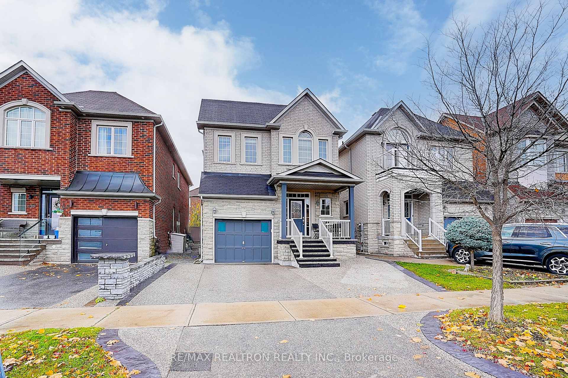 Photo 1 of 121 White Beach Crescent, Vaughan, Patterson — HOMEH