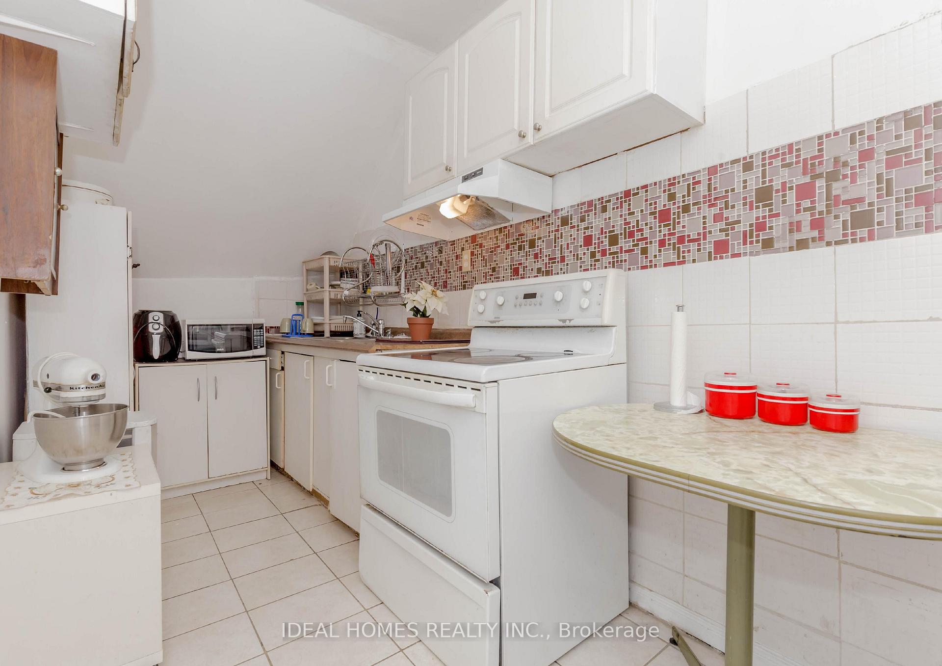 Photo 8 of 184 Queen Street N, Hamilton, Central — HOMEH