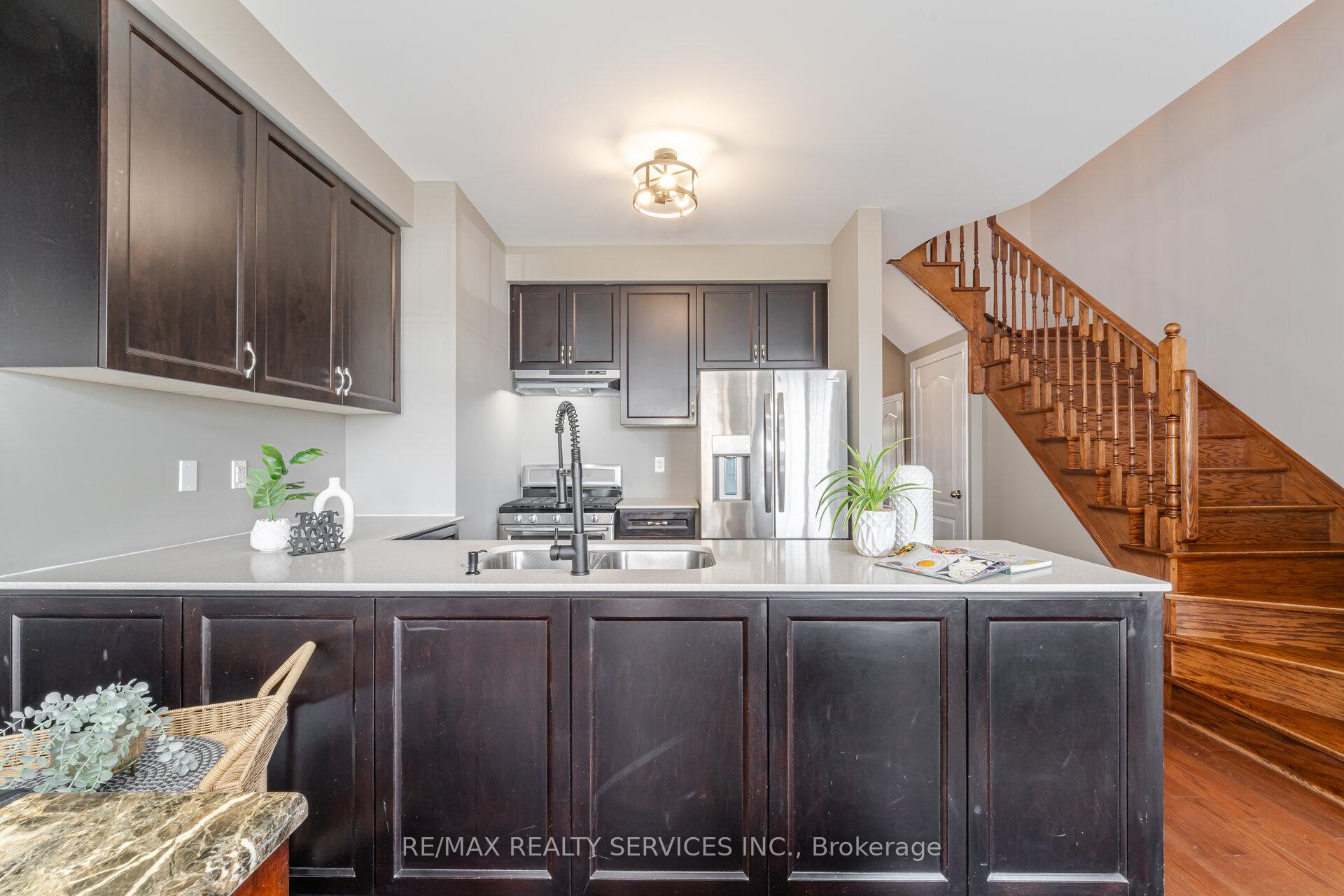 Photo 8 of 78 Goodsway Trail, Brampton, Northwest Brampton — HOMEH