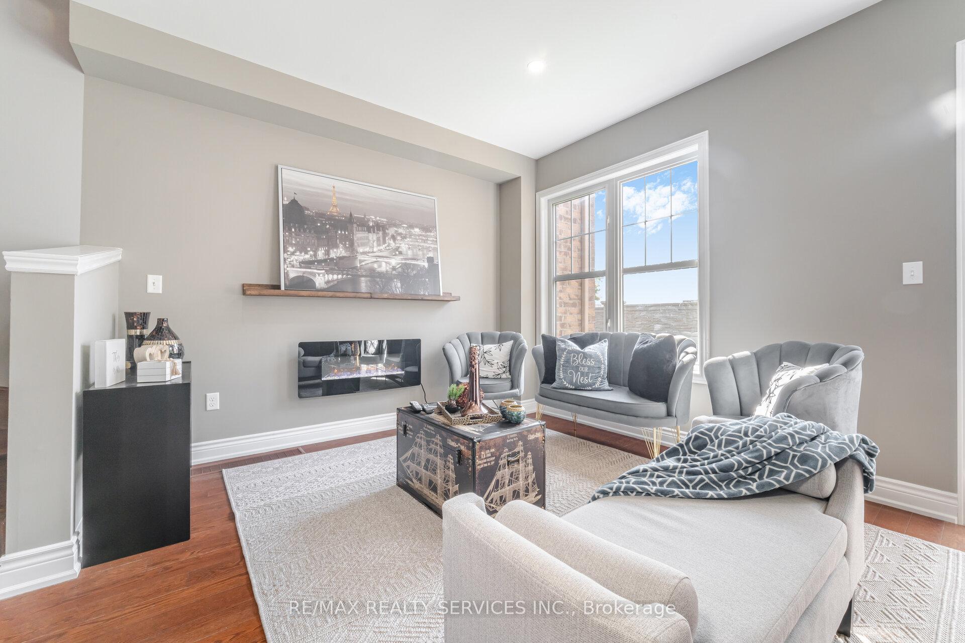 Photo 11 of 78 Goodsway Trail, Brampton, Northwest Brampton — HOMEH