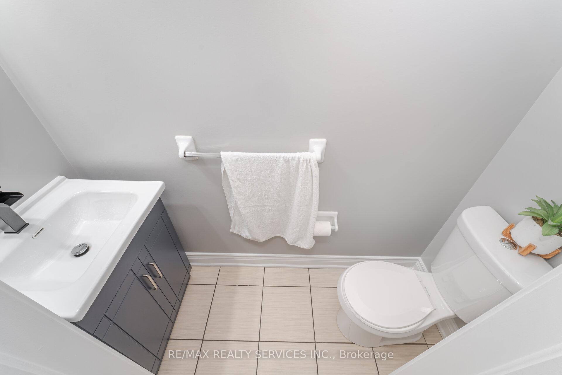 Photo 19 of 78 Goodsway Trail, Brampton, Northwest Brampton — HOMEH