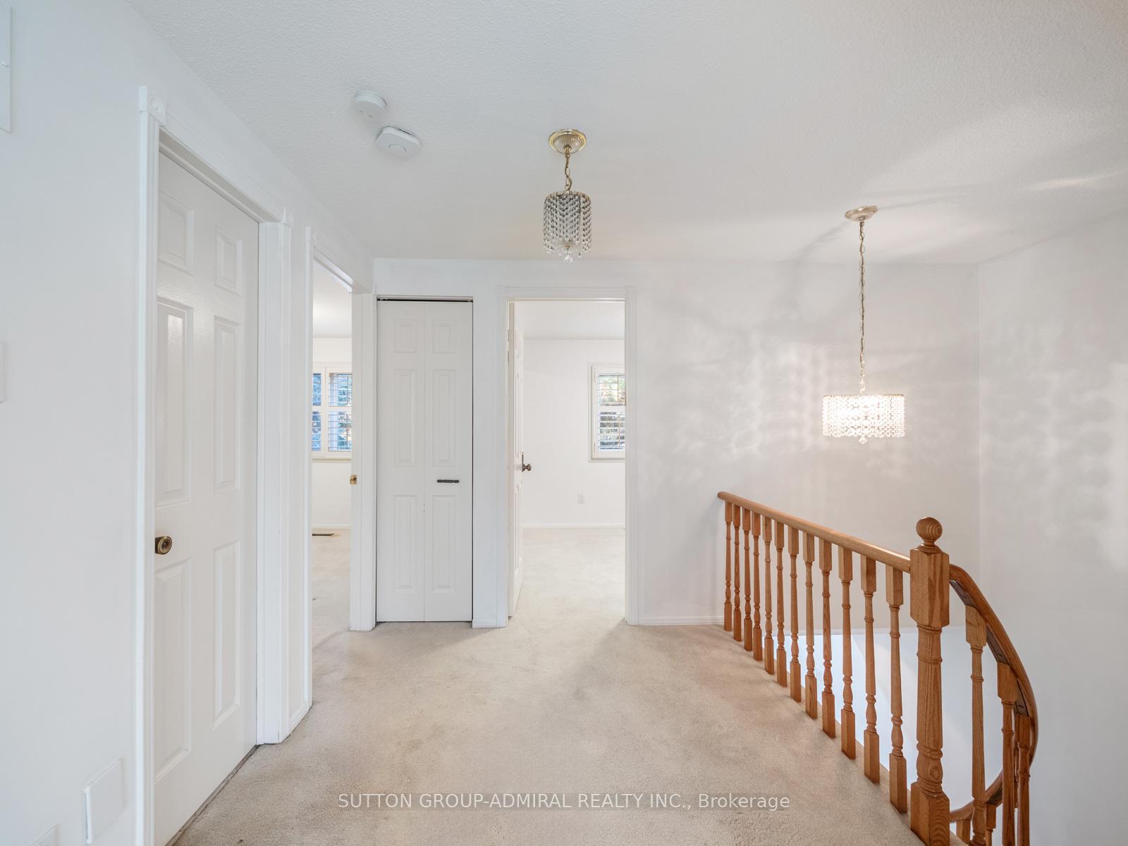 Photo 13 of 233 Mullen Drive, Vaughan, Brownridge — HOMEH