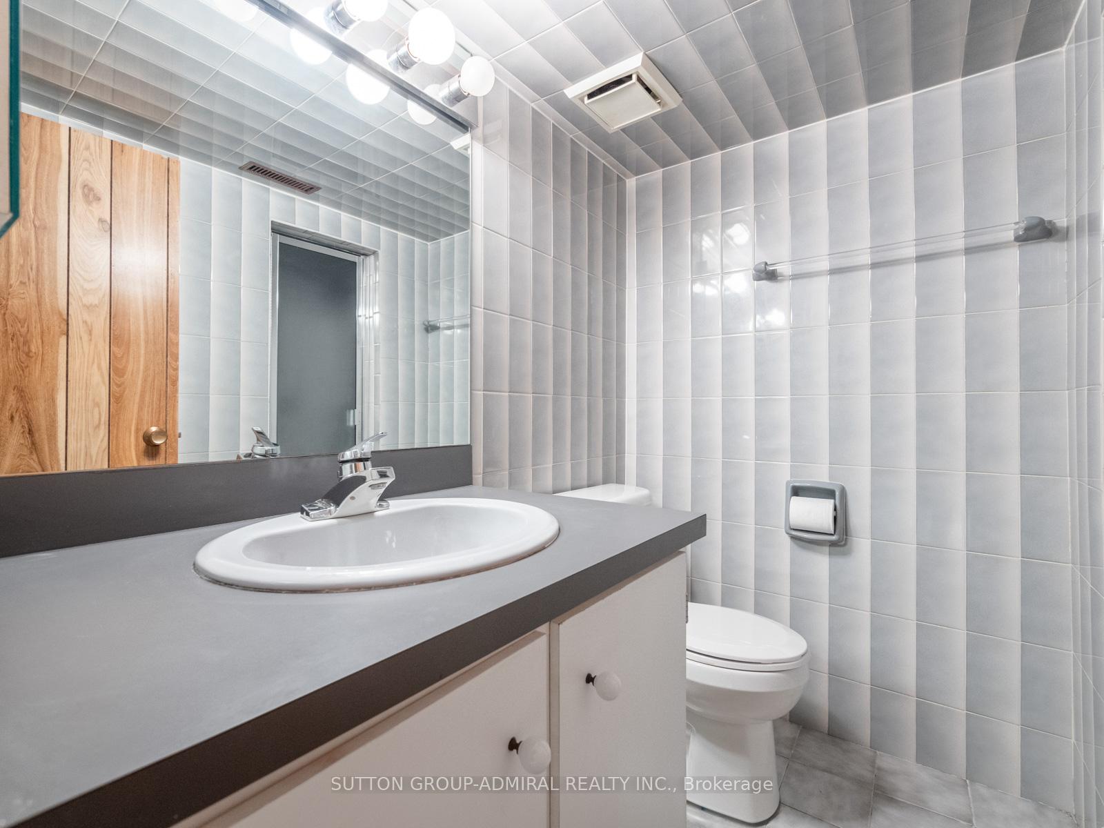 Photo 22 of 233 Mullen Drive, Vaughan, Brownridge — HOMEH