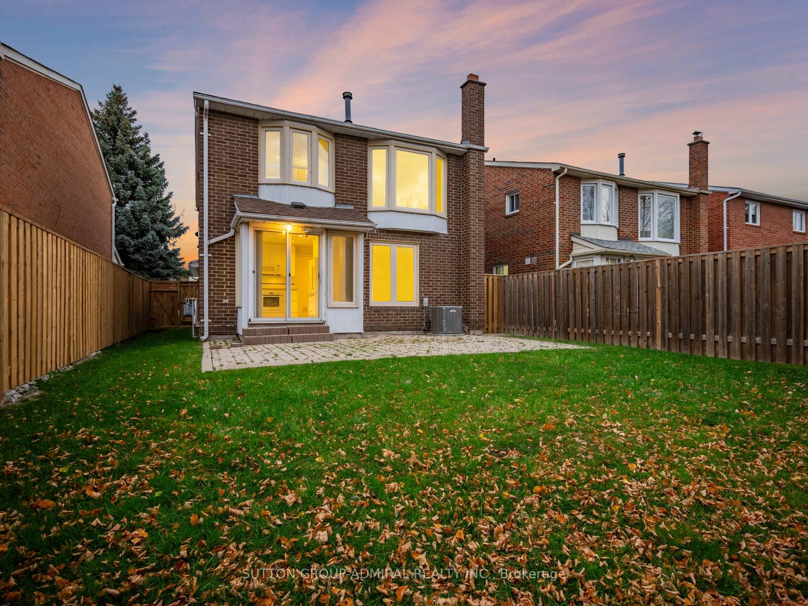 Photo 24 of 233 Mullen Drive, Vaughan, Brownridge — HOMEH