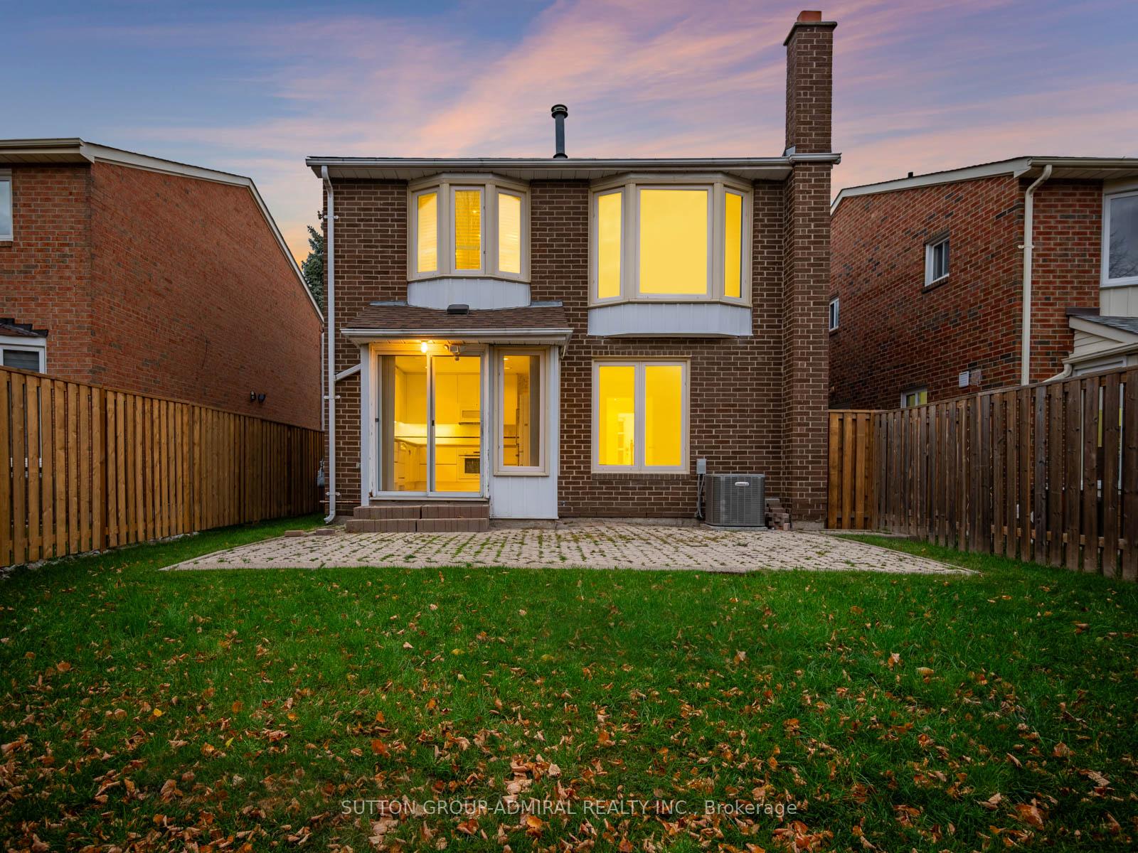 Photo 25 of 233 Mullen Drive, Vaughan, Brownridge — HOMEH