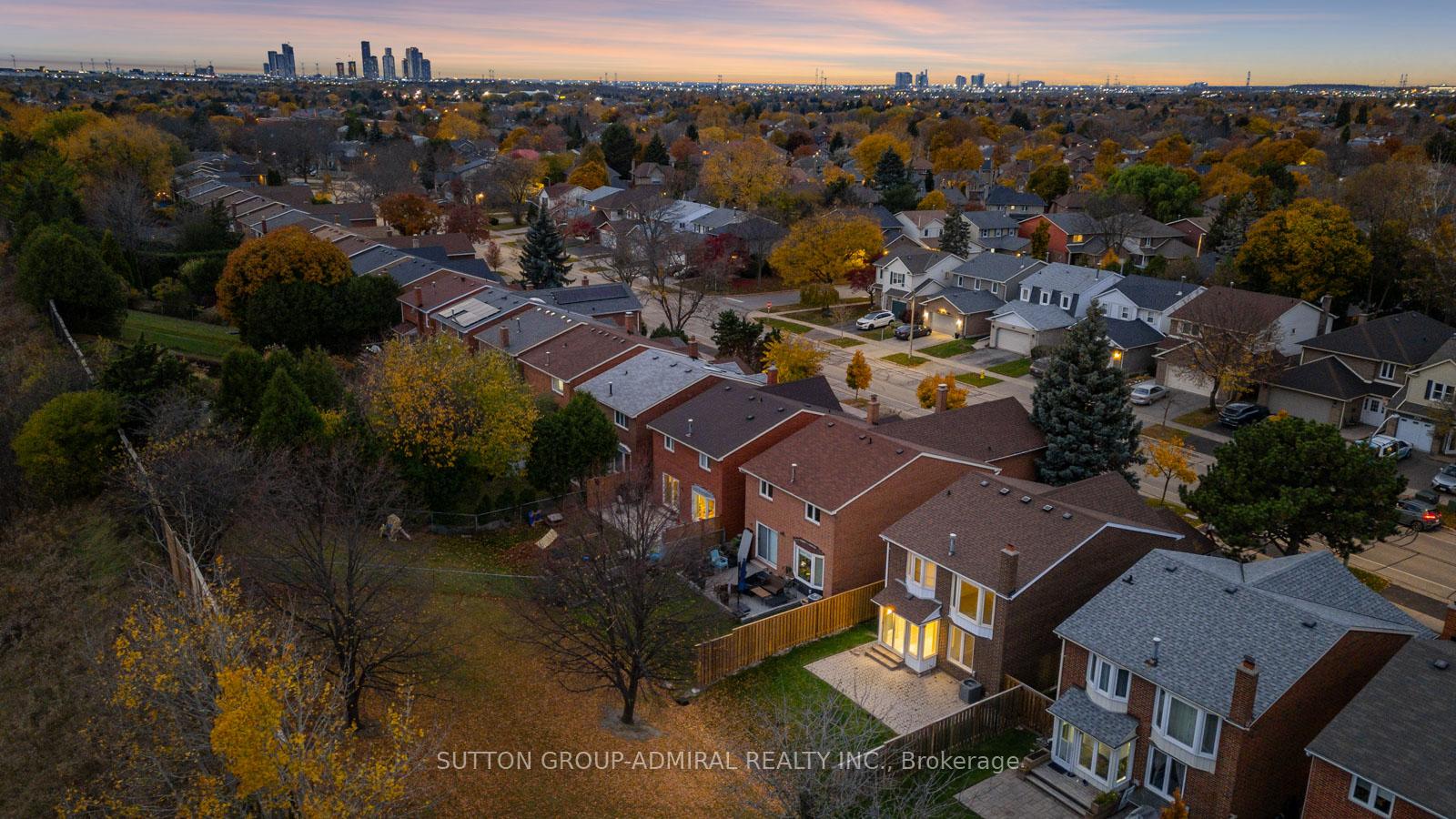 Photo 31 of 233 Mullen Drive, Vaughan, Brownridge — HOMEH