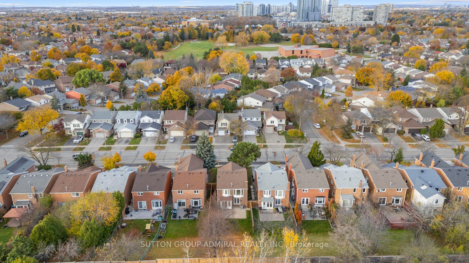 Photo 35 of 233 Mullen Drive, Vaughan, Brownridge — HOMEH