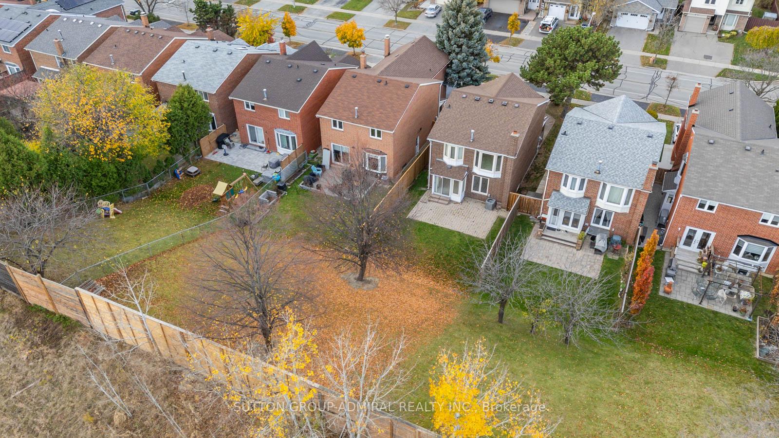 Photo 36 of 233 Mullen Drive, Vaughan, Brownridge — HOMEH