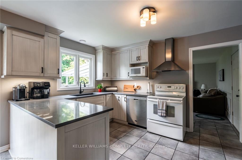 Photo 9 of 46 Postans Path, Hamilton, Ancaster — HOMEH