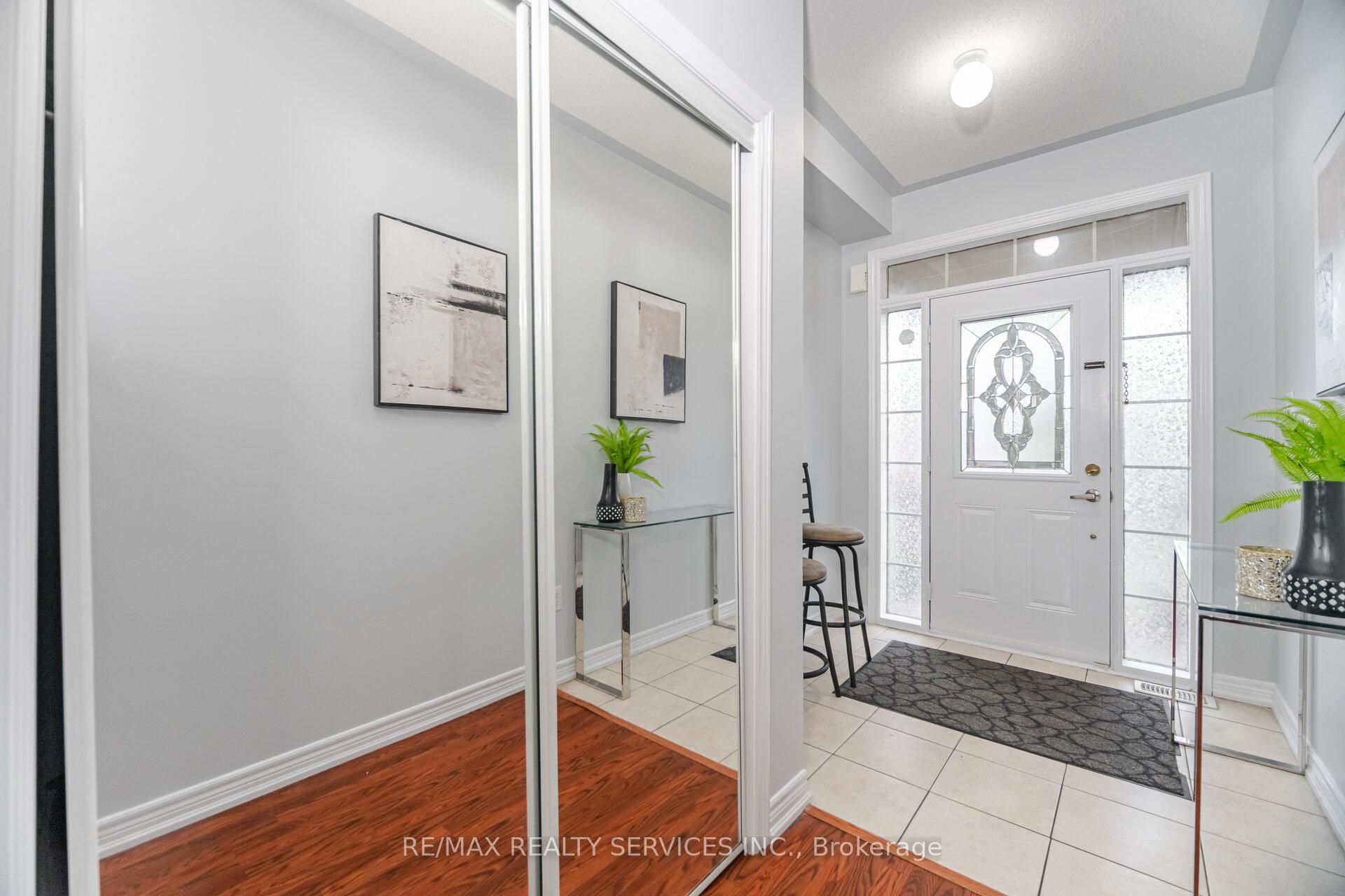Photo 6 of 90 Crumlin Crescent, Brampton, Credit Valley — HOMEH
