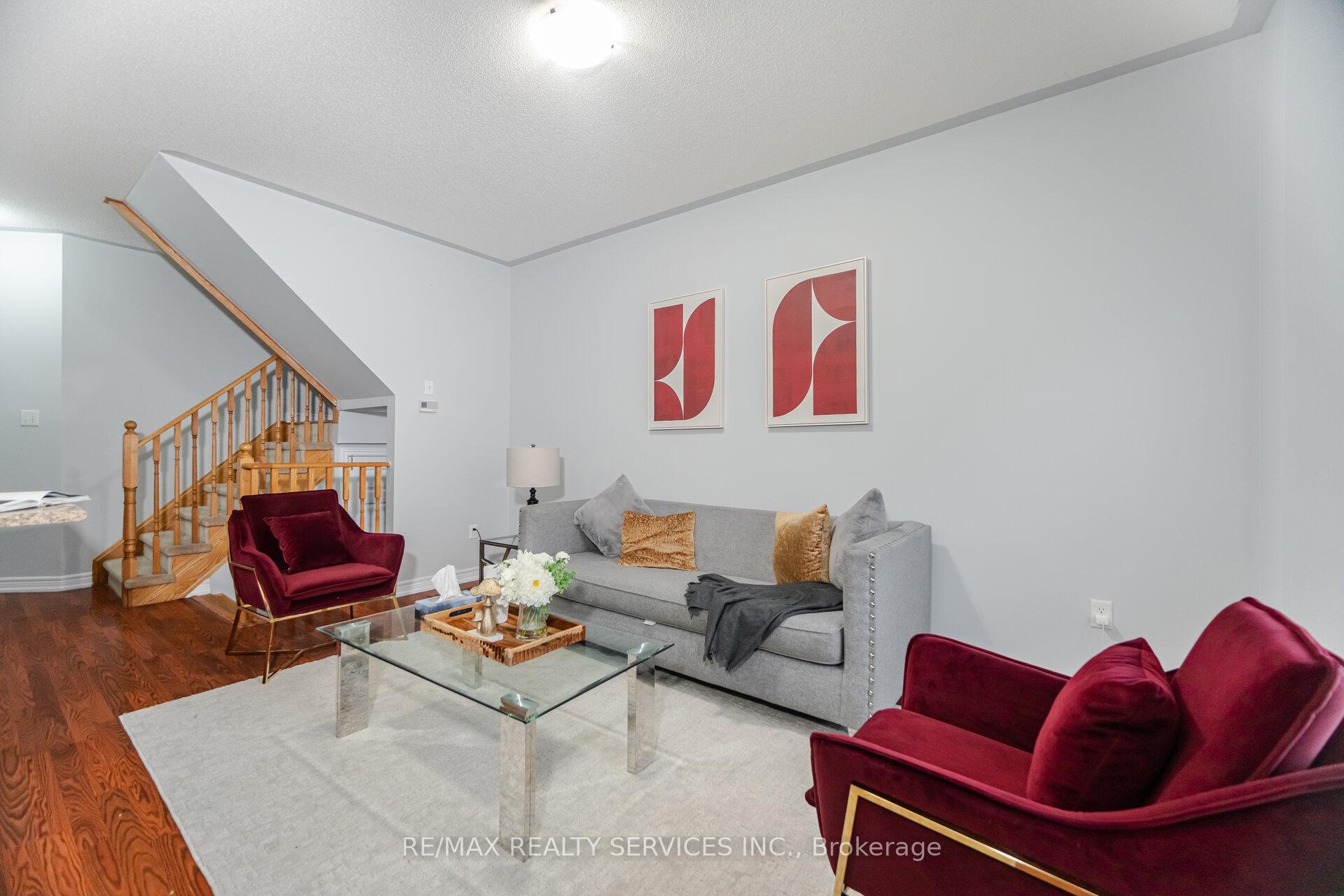 Photo 15 of 90 Crumlin Crescent, Brampton, Credit Valley — HOMEH