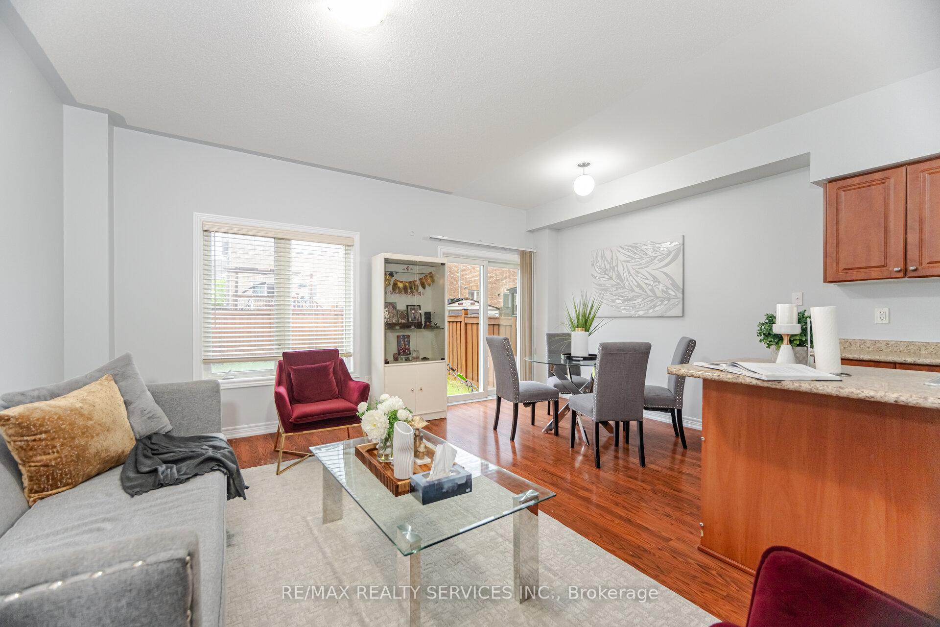 Photo 16 of 90 Crumlin Crescent, Brampton, Credit Valley — HOMEH