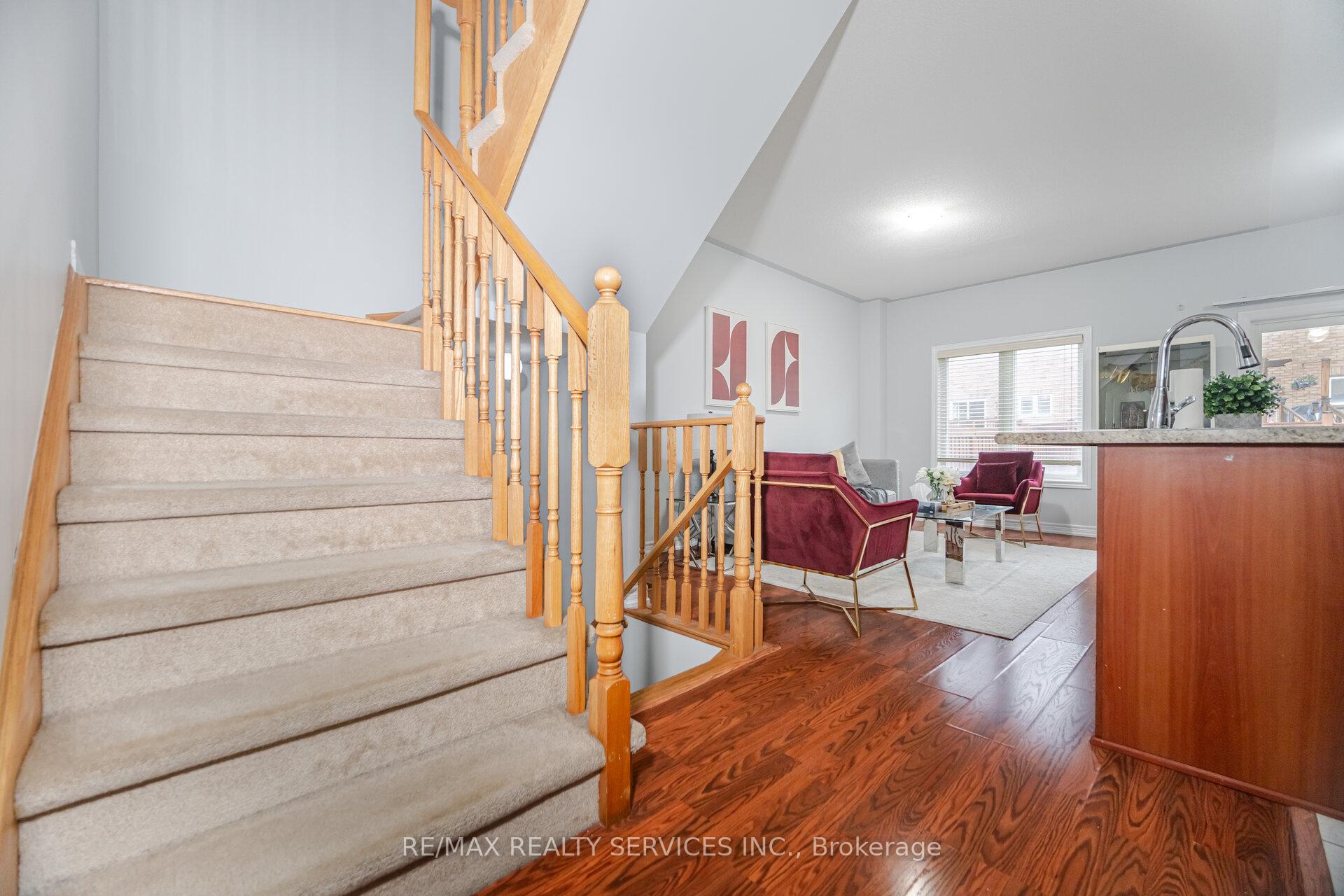 Photo 19 of 90 Crumlin Crescent, Brampton, Credit Valley — HOMEH