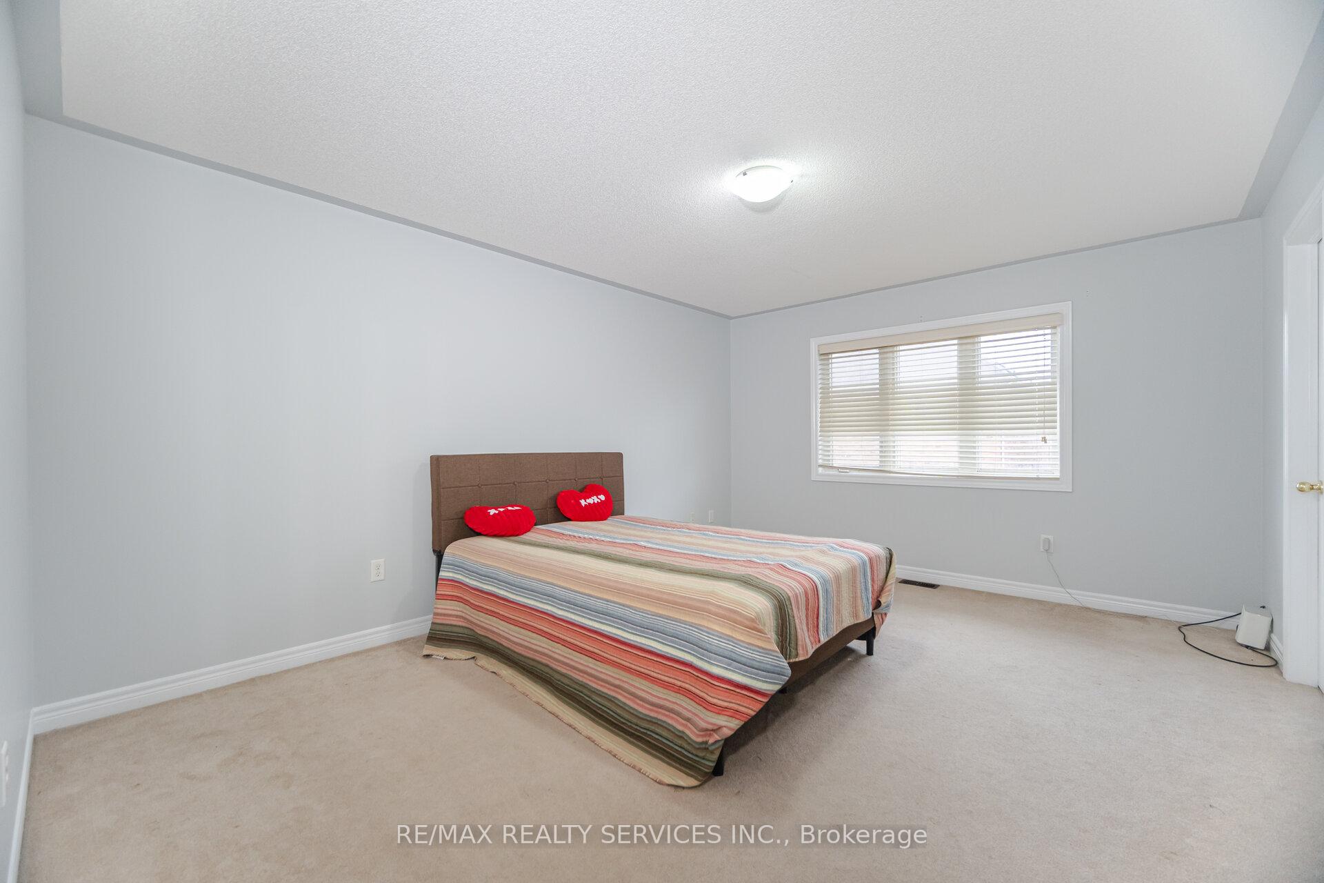 Photo 21 of 90 Crumlin Crescent, Brampton, Credit Valley — HOMEH