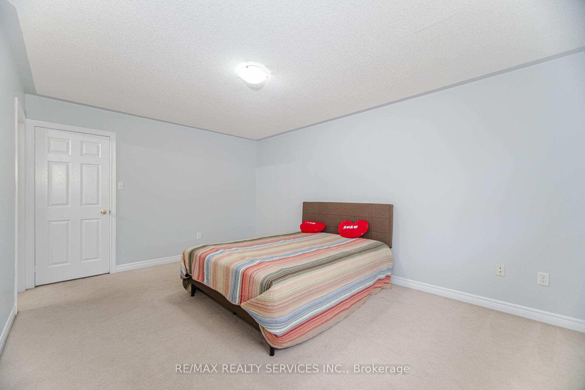 Photo 22 of 90 Crumlin Crescent, Brampton, Credit Valley — HOMEH