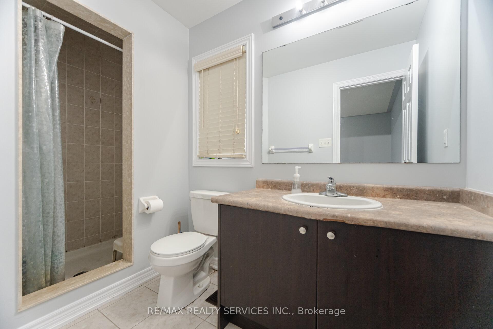 Photo 24 of 90 Crumlin Crescent, Brampton, Credit Valley — HOMEH